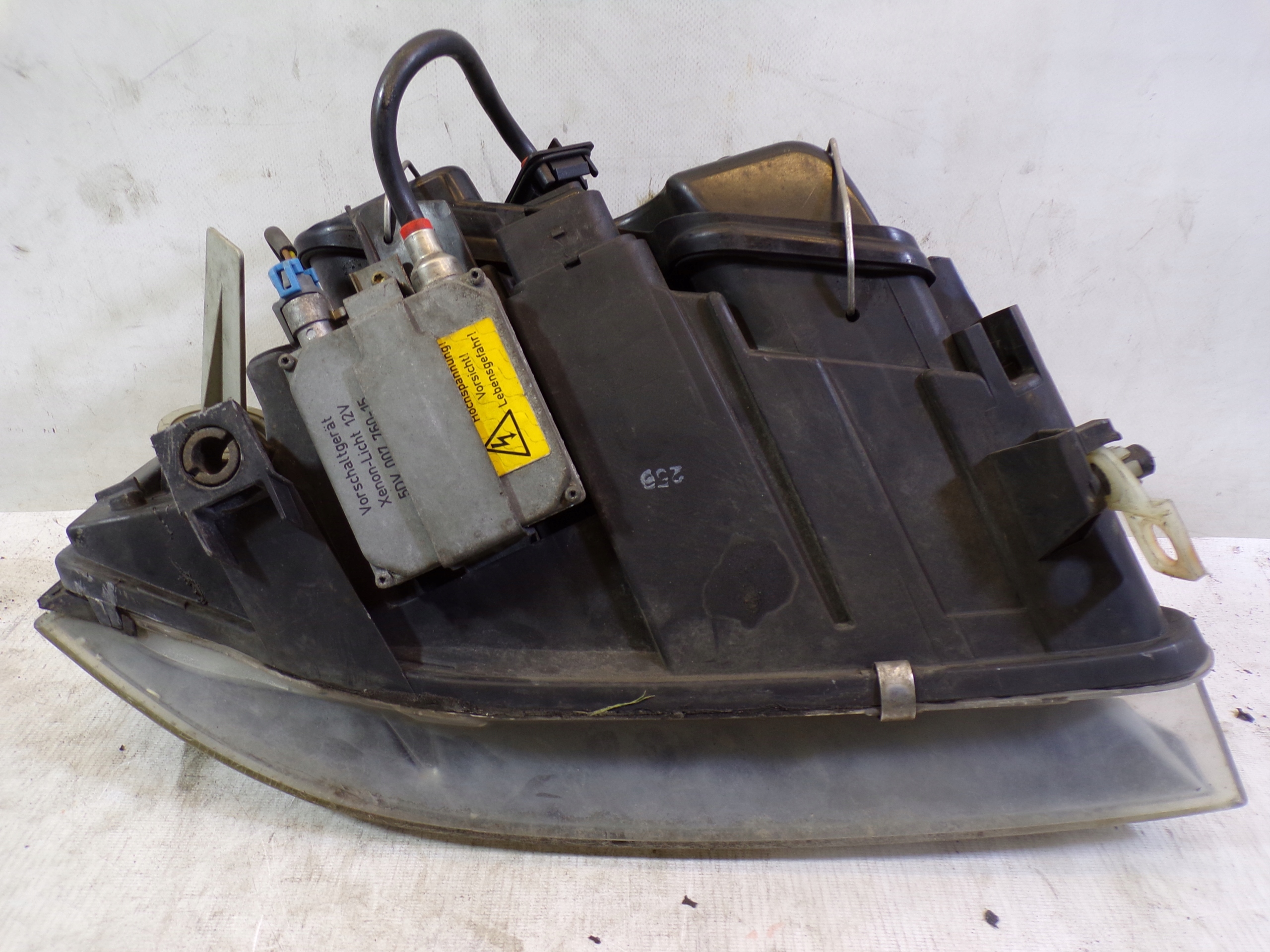 light front front left AUDI A6 C5 XENON (3) (K)