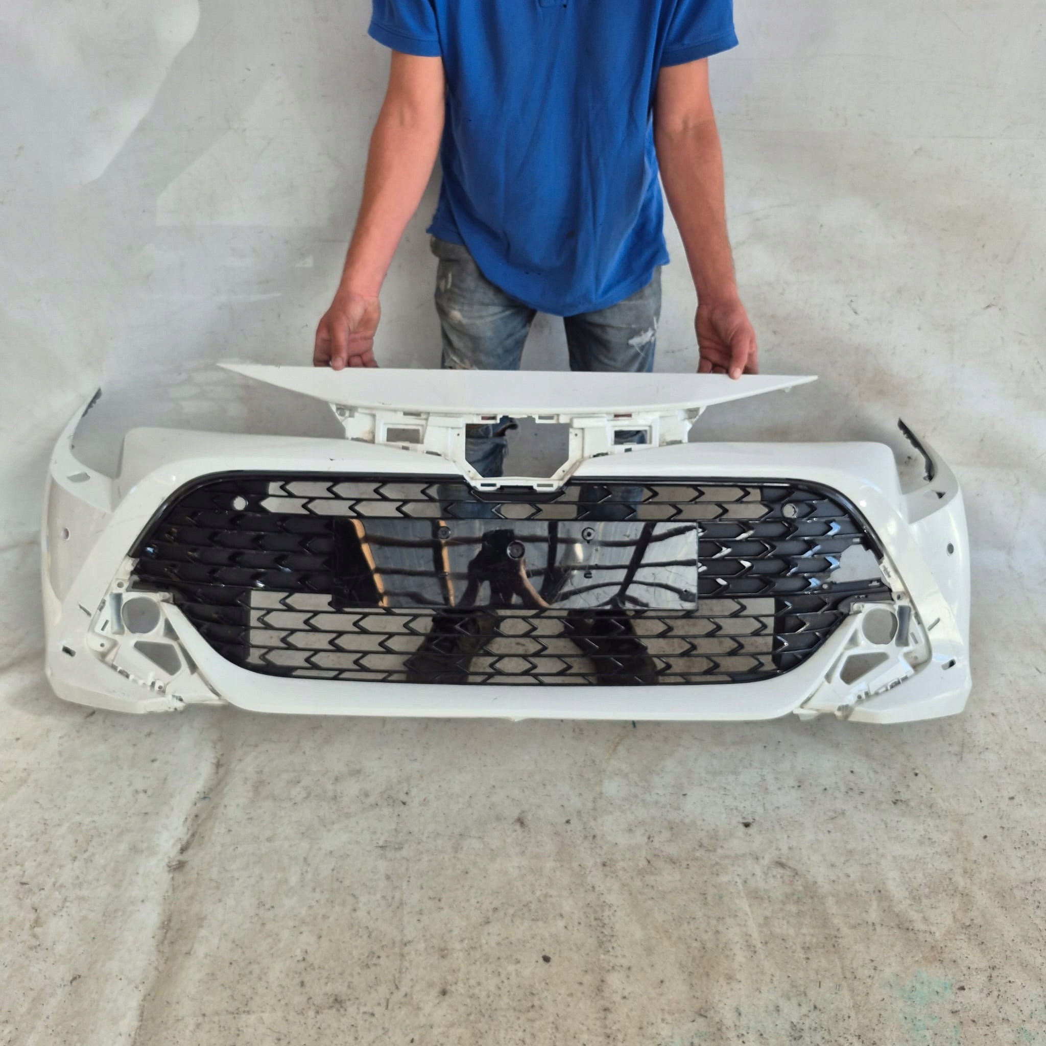 TOYOTA COROLLA XII E21 LIFT KOMBI HB bumper front front PDC 52114-YY010