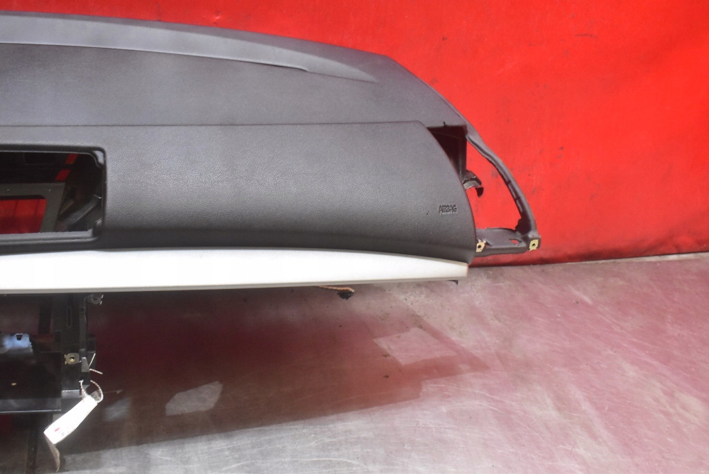 dashboard instrument panel console cockpit airbag EU BMW E87 04-07