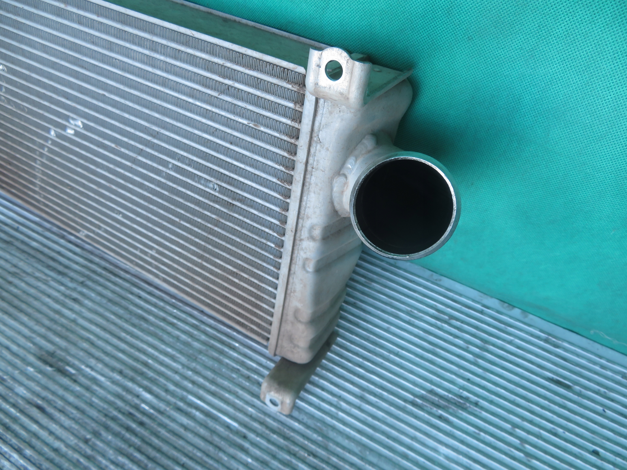 Kühler luft INTERCOOLER MITSUBISHI CANTER FUSO 3.0 15R