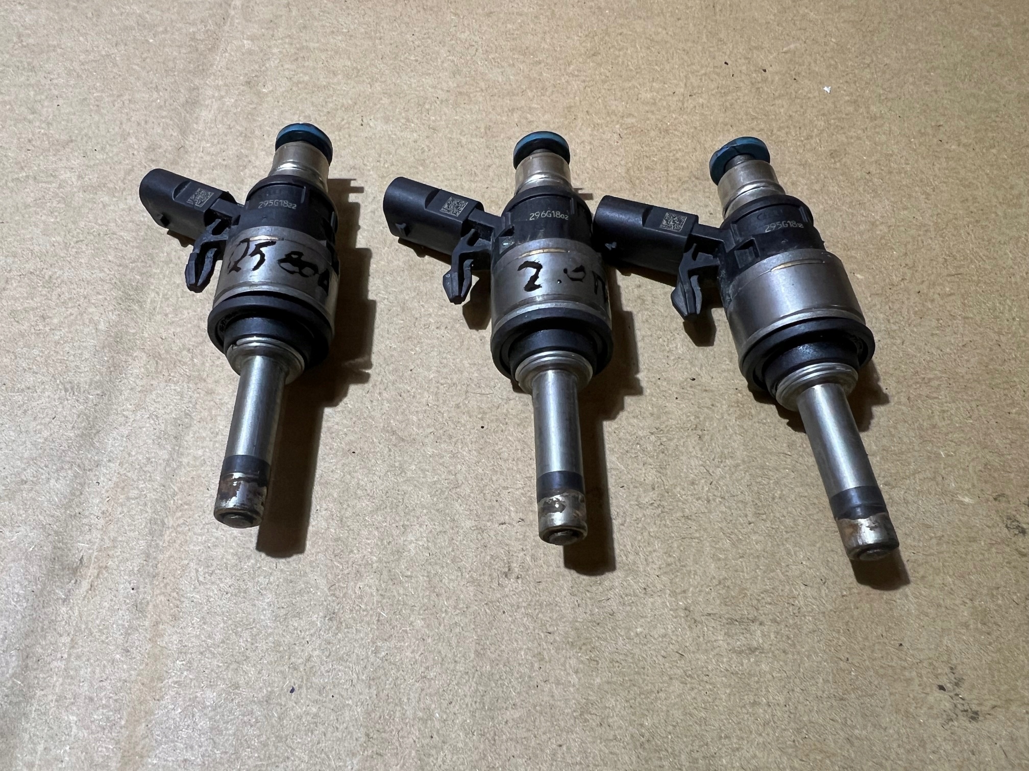 AUDI Q5 80A A4 A5 A6 2.0 TFSI nozzle injector 06K906036F