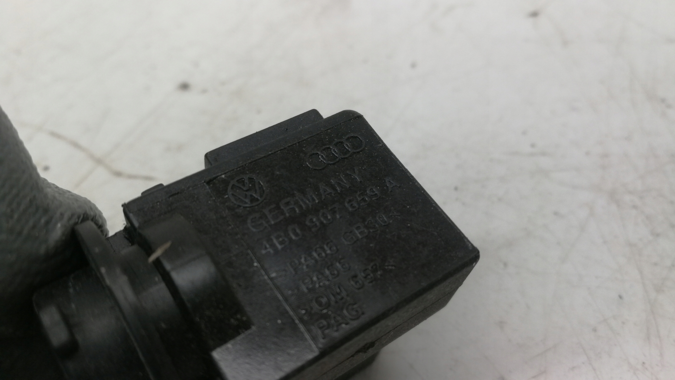 sensor JAKOSCI air AUDI A4 A5 A6 4B0907659A