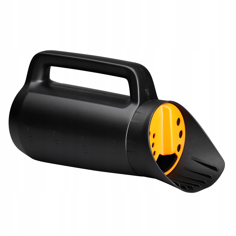 Secí stroj Solid 2,3 l Fiskars pro hnojivo, písek a sůl