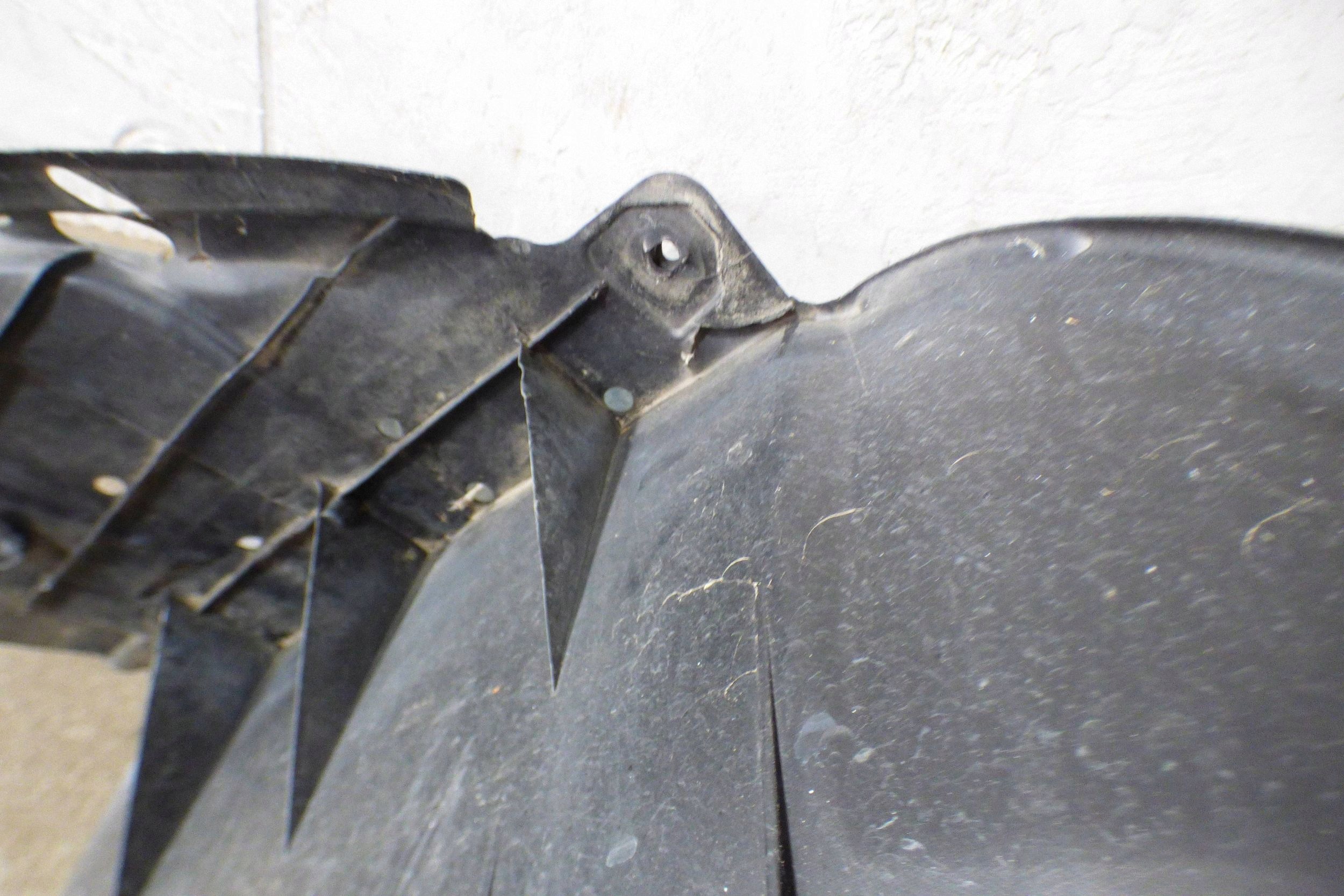 Suzuki Swift VI MK8 mudguard right front 7232153R01 st.BDB original