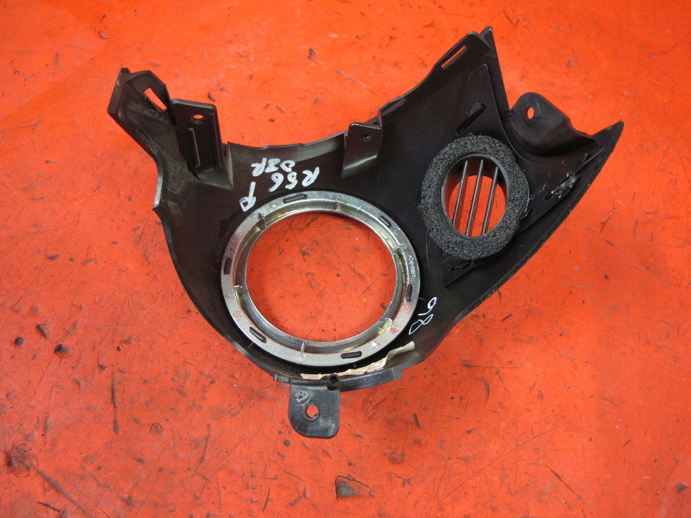 MINI COOPER R56 защита корпус решетки правая