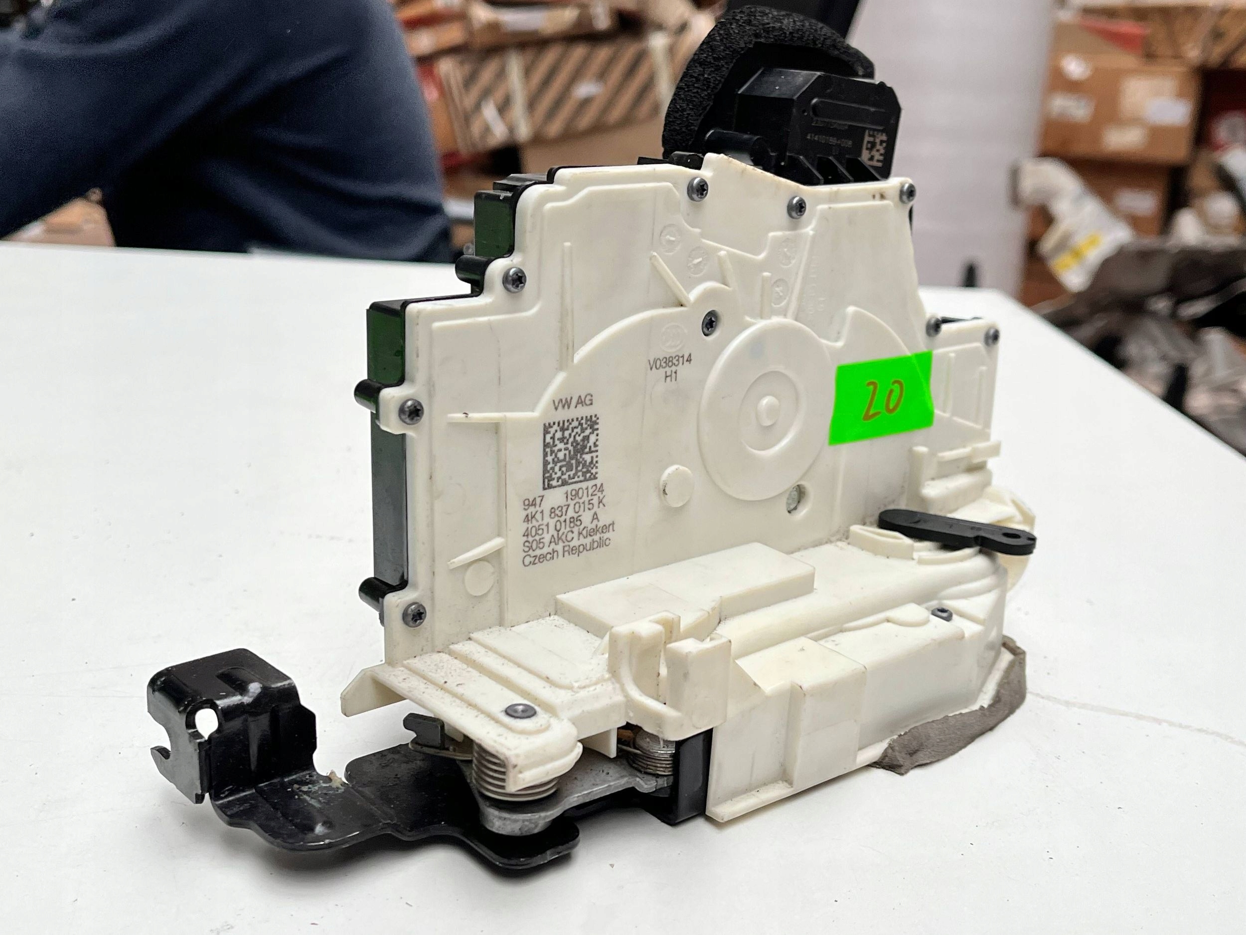 lock door przednich Audi A6 S6 C8 4K 4K1837015K !J