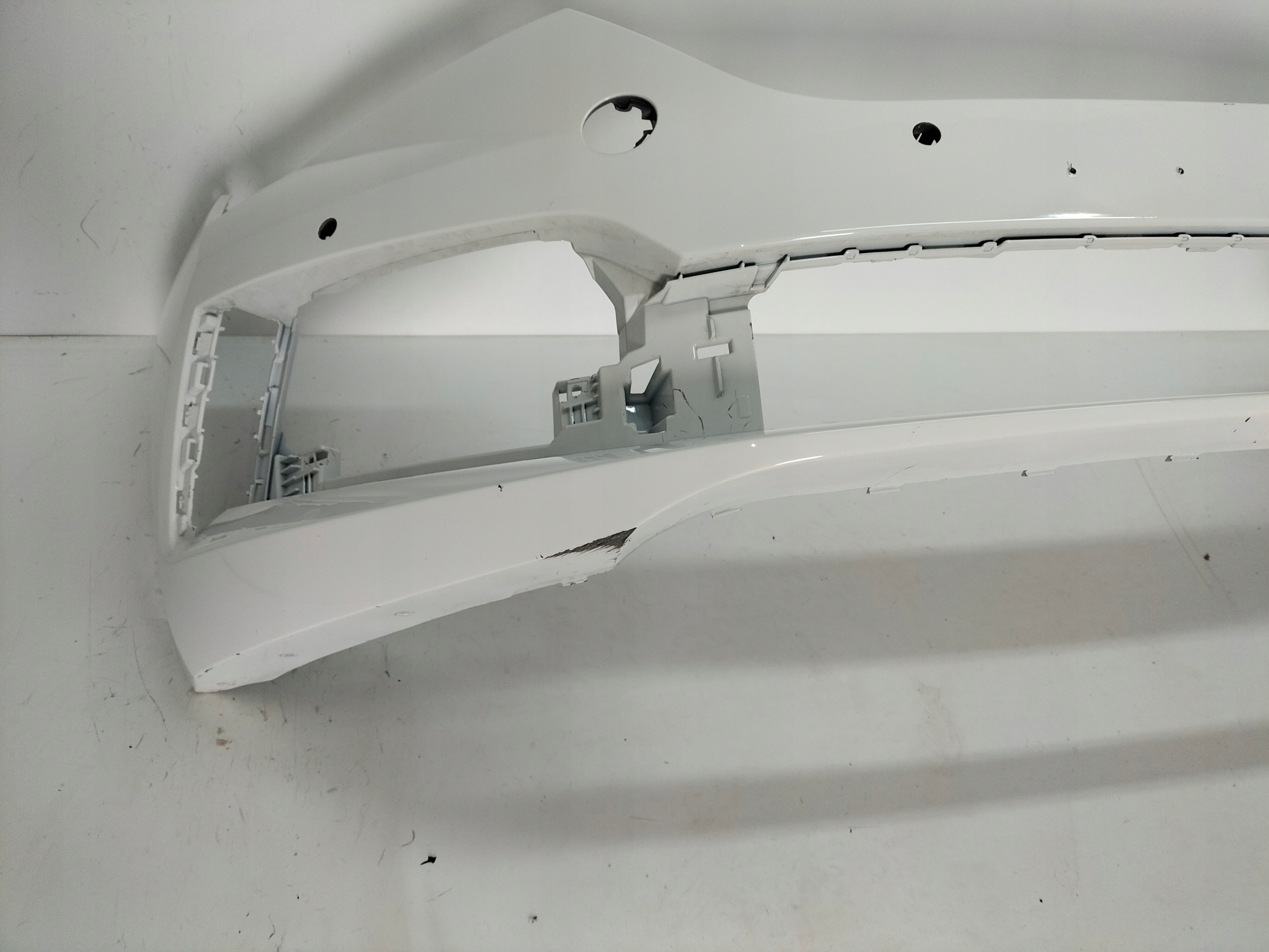 FRONTSTOSSSTANGE VORNE SKODA SCALA 19