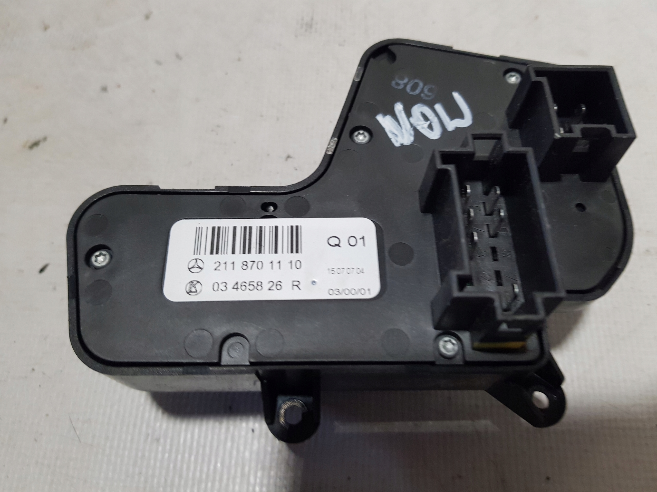 PANEL sedile Destra autisti MERCEDES W211 2118701110