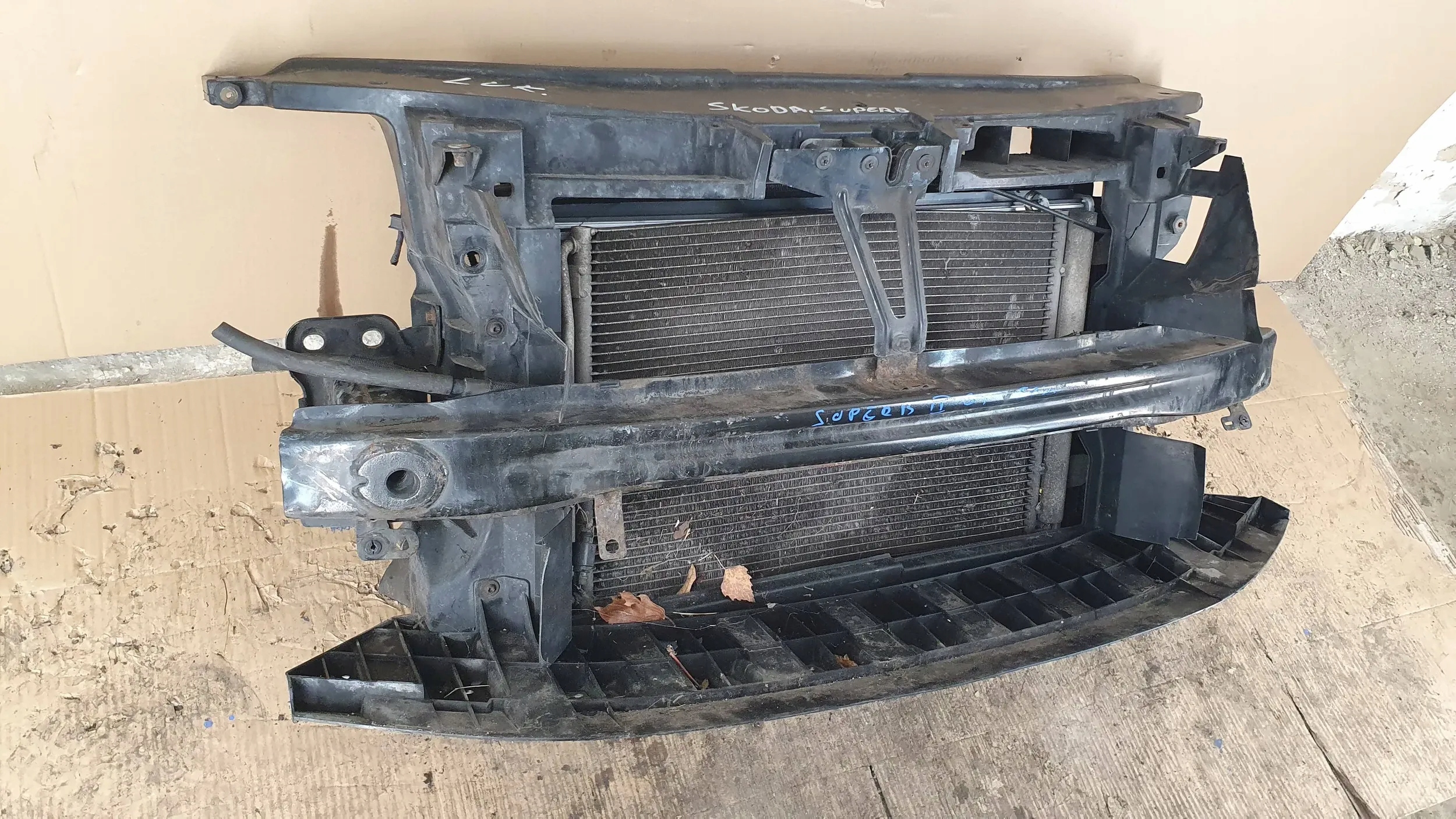 Skoda Superb 2 II 3T 09- 2.0 TDI support panel for radiators pillar radiator $