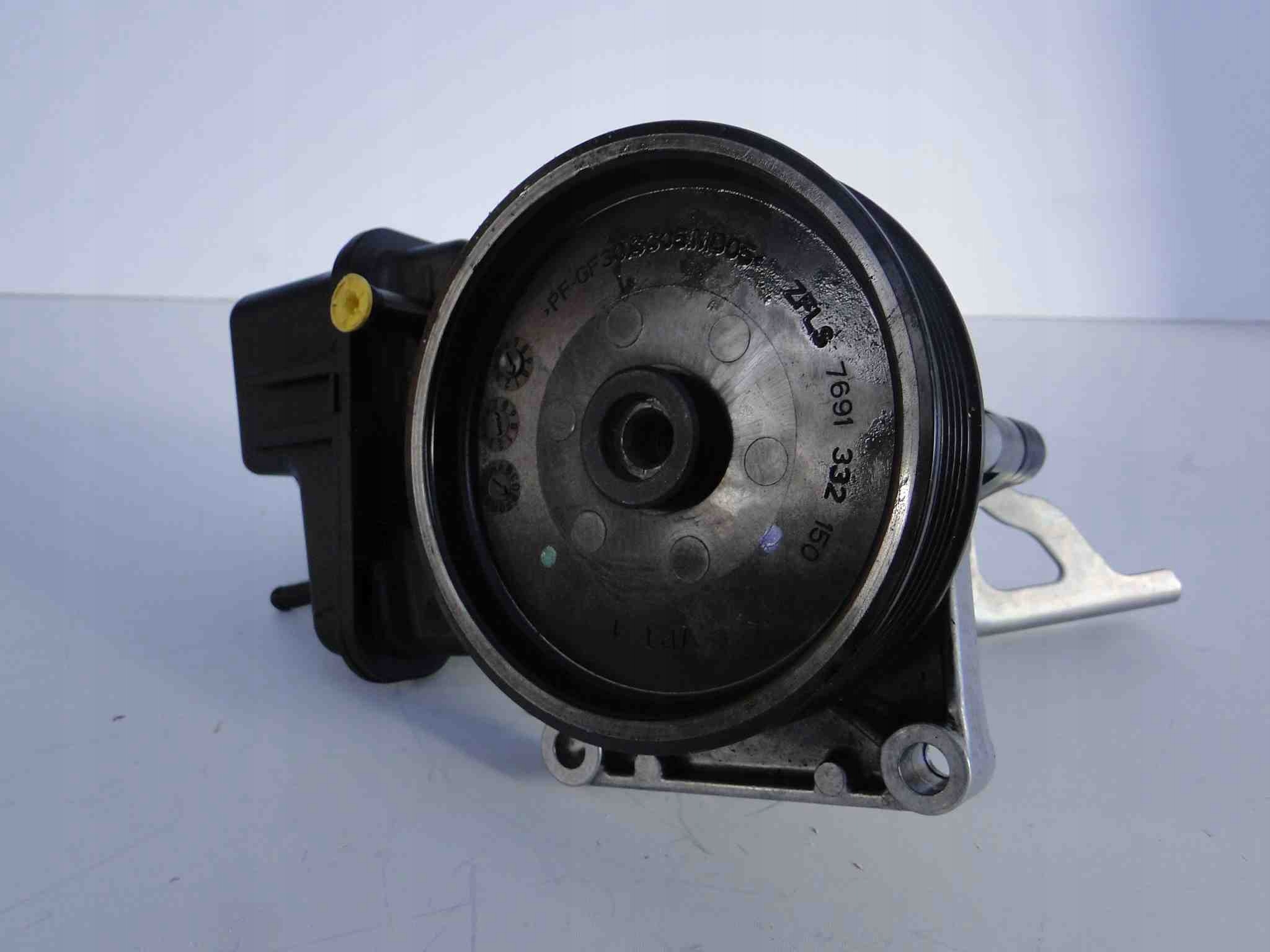 MERCEDES C 204 E 207 servo pump A0064661501