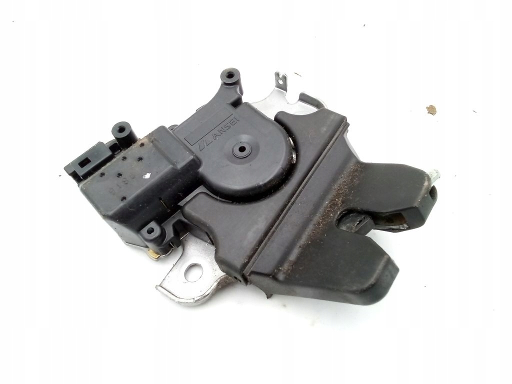 Mitsubishi Lancer VIII 8 sedan lock bonnet rear part
