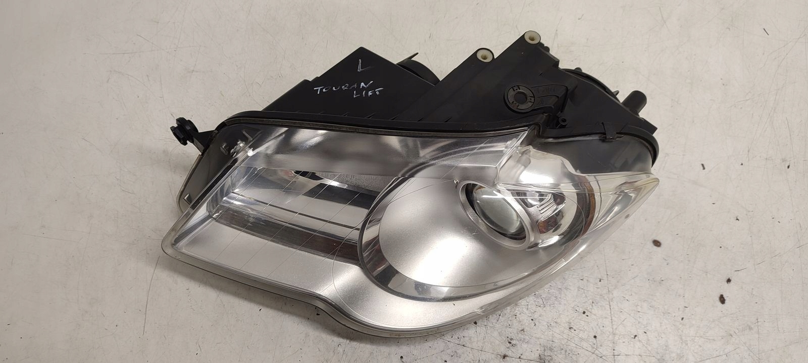 light front front left VW Touran and LIFT 1,4 TSI
