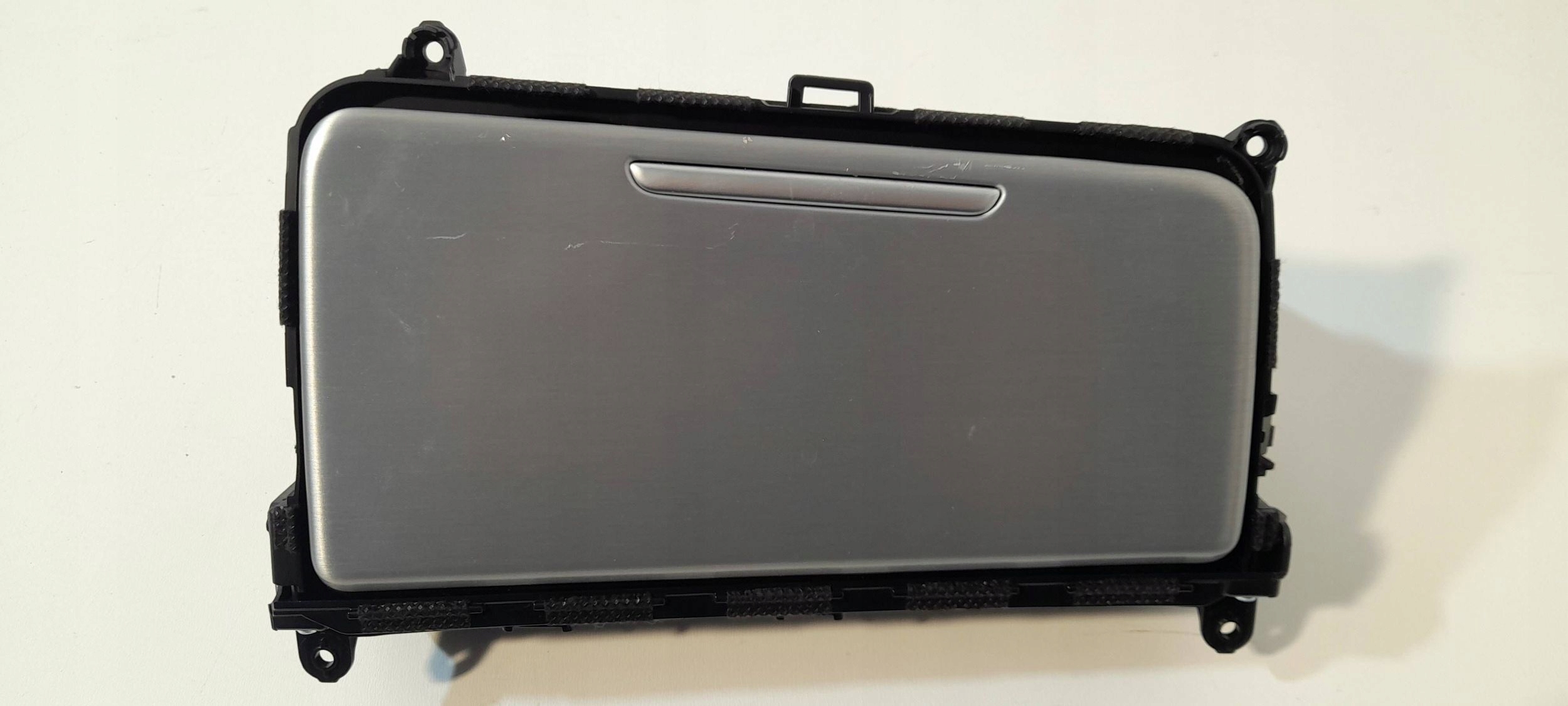 KIA Stinger passenger compartment tunelu srodkowego 84670J5000 (65)
