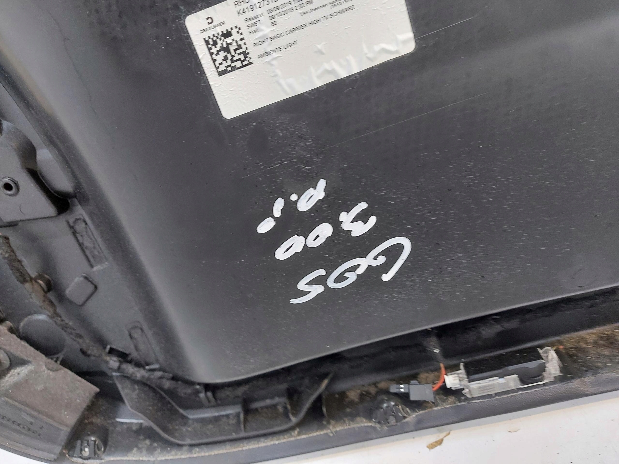 BMW G05 X5 3.0d 2019r upholstery side door right front