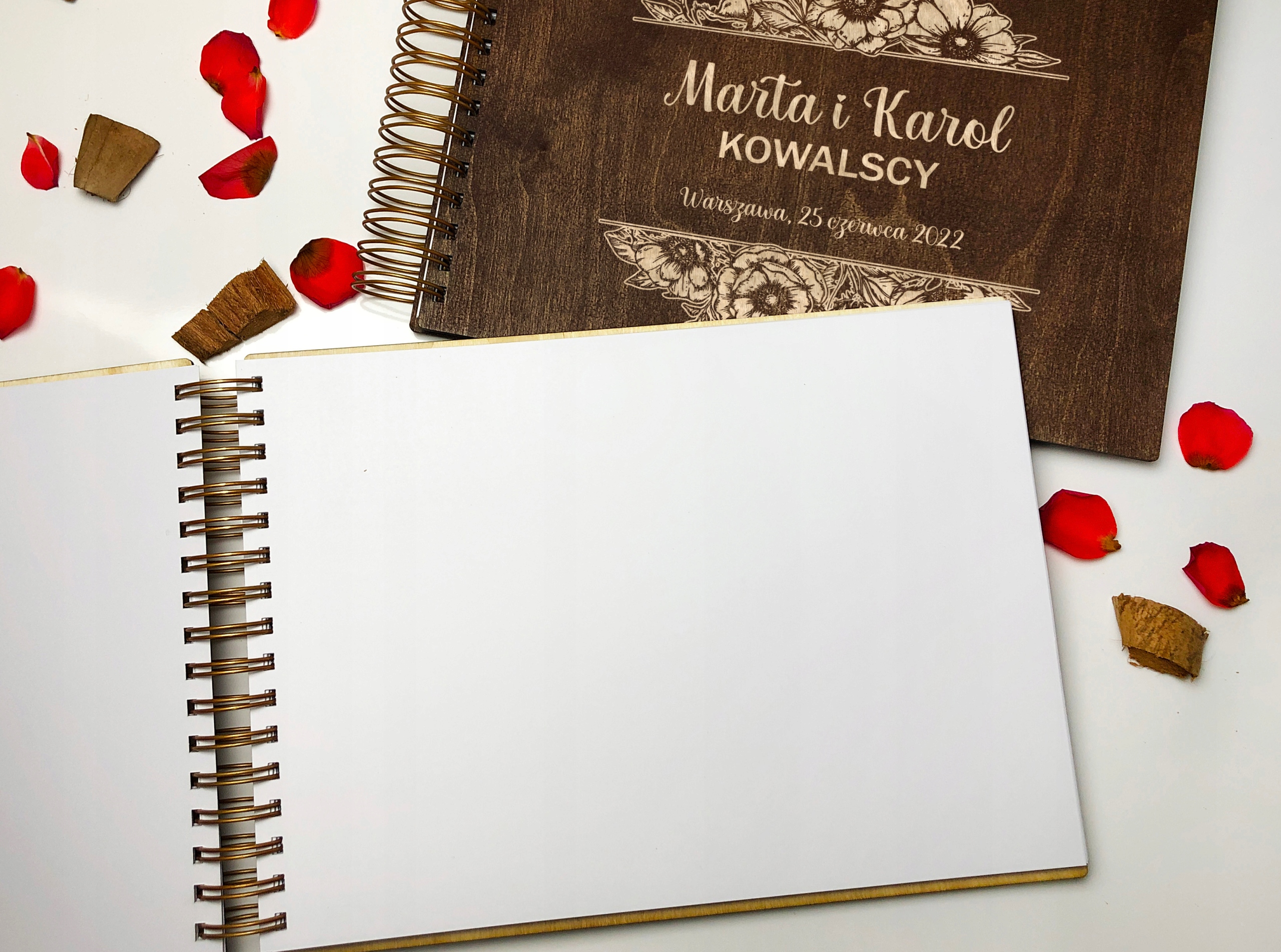 DREWNIANA KSIĘGA GOŚCI NA WESELE ŚLUB Z PERSONALIZOWANYM GRAWEREM PAMIĄTKA Marka inny