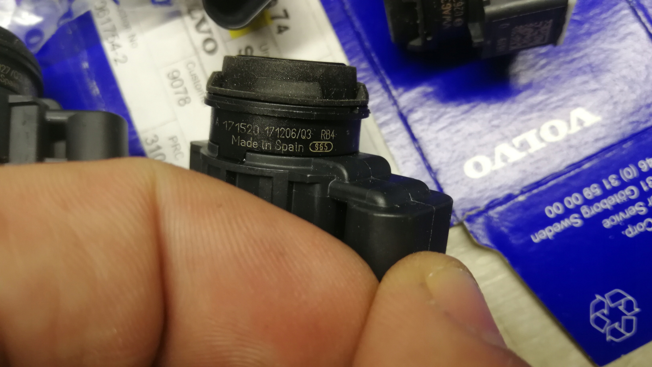 CZUJNIK parkowania PDC TYŁ VOLVO 32209357 2019+ Typ samochodu Samochody osobowe