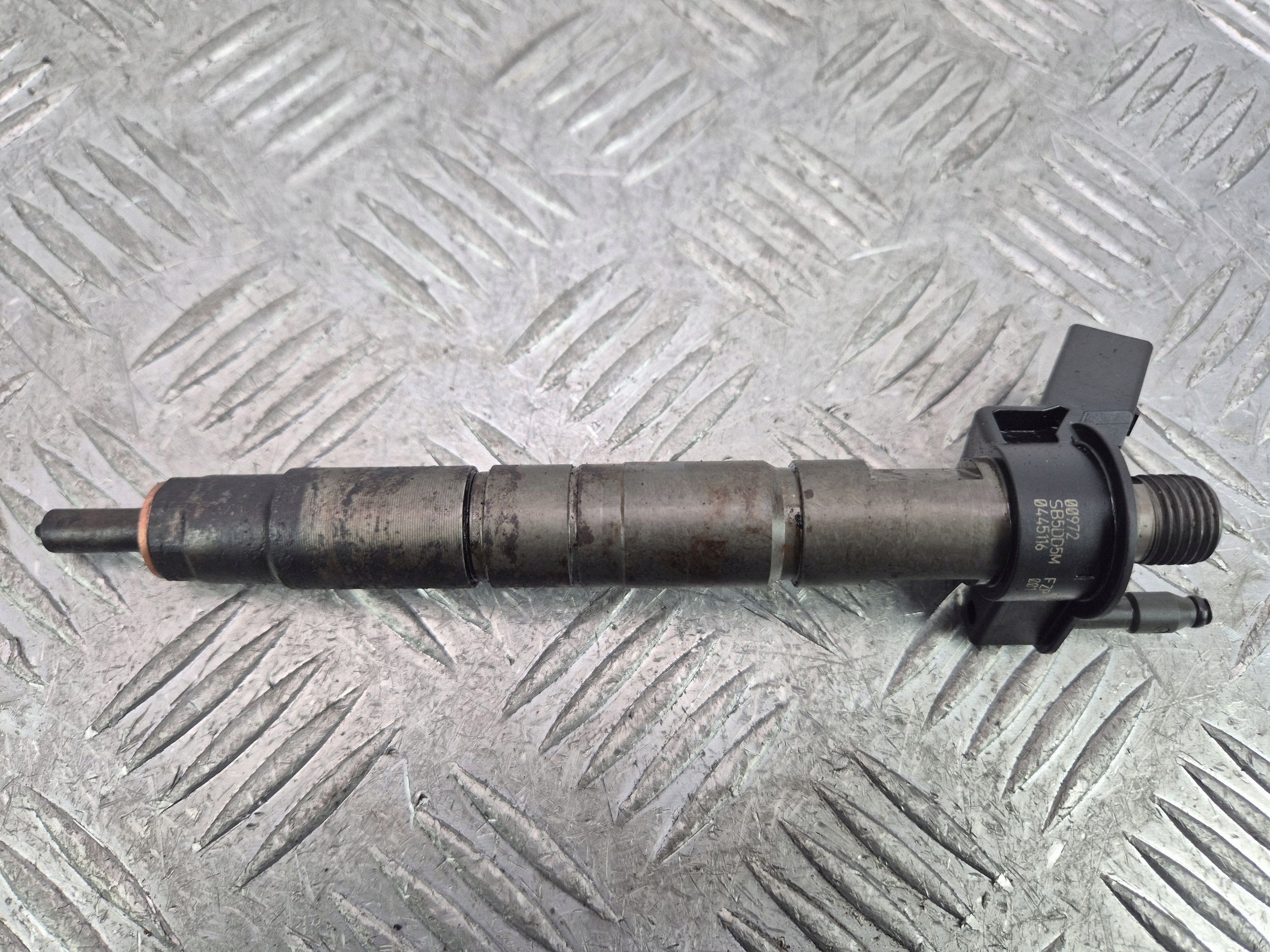 BMW 1 E81 E87 118d injecteur 7797877 N47D20A