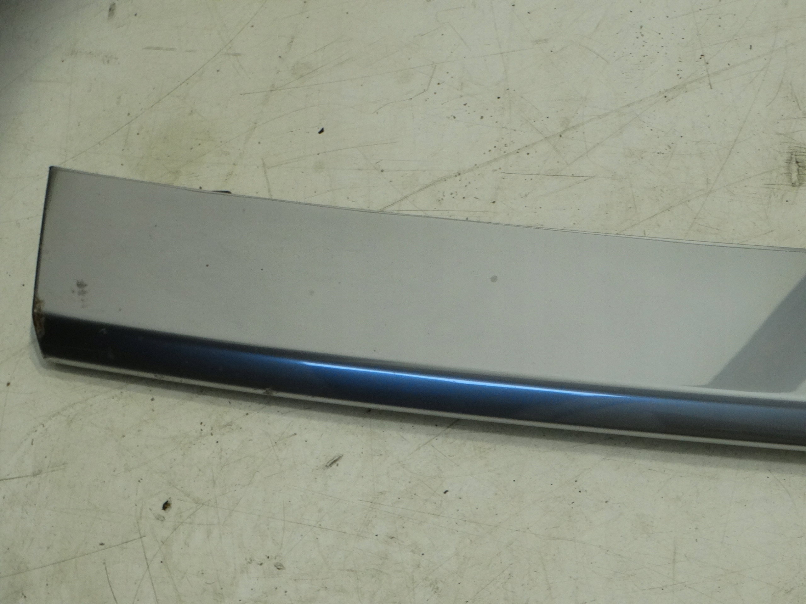 moulding upper GRILLA front CHROM VW AMAROK 22R.- N1XB-8169-A