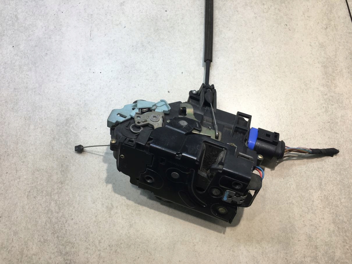 lock door left front SEAT TOLEDO III 3D1837015 9 PIN