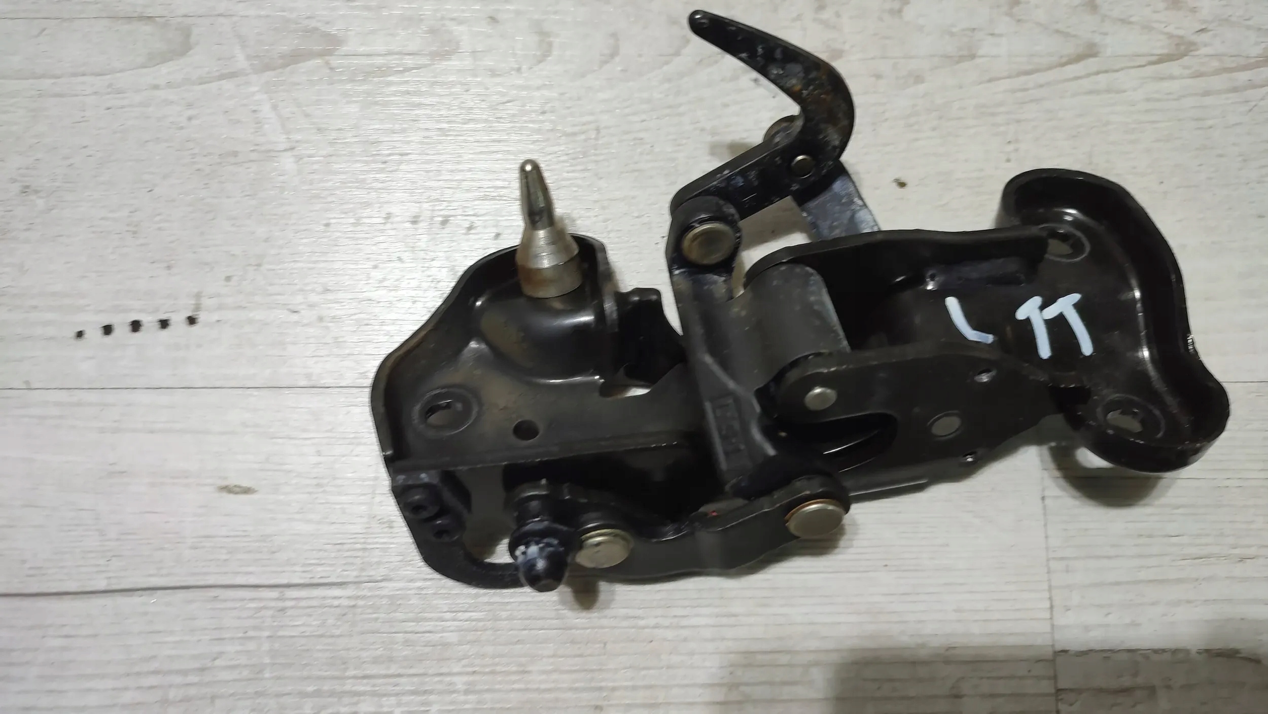 Audi TT 8J 13r 2.0tdi left side hinge lock roofs skladanego