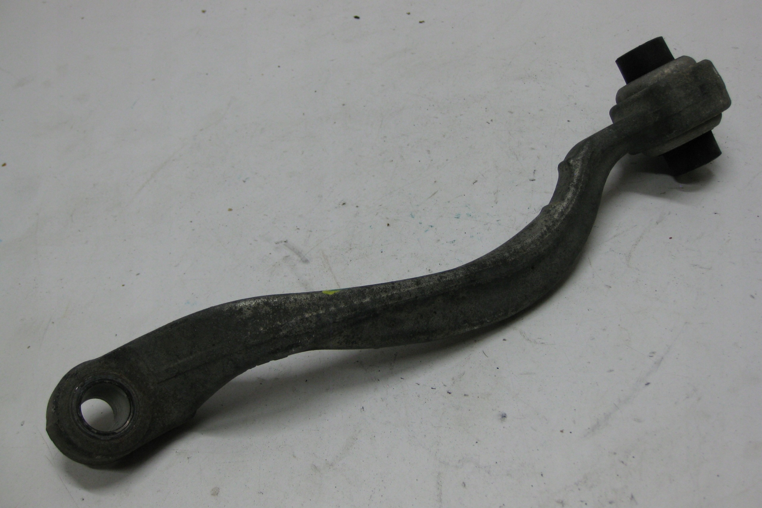 MERCEDES W212 LIFT E KLASA 13R arm front right lower A21203