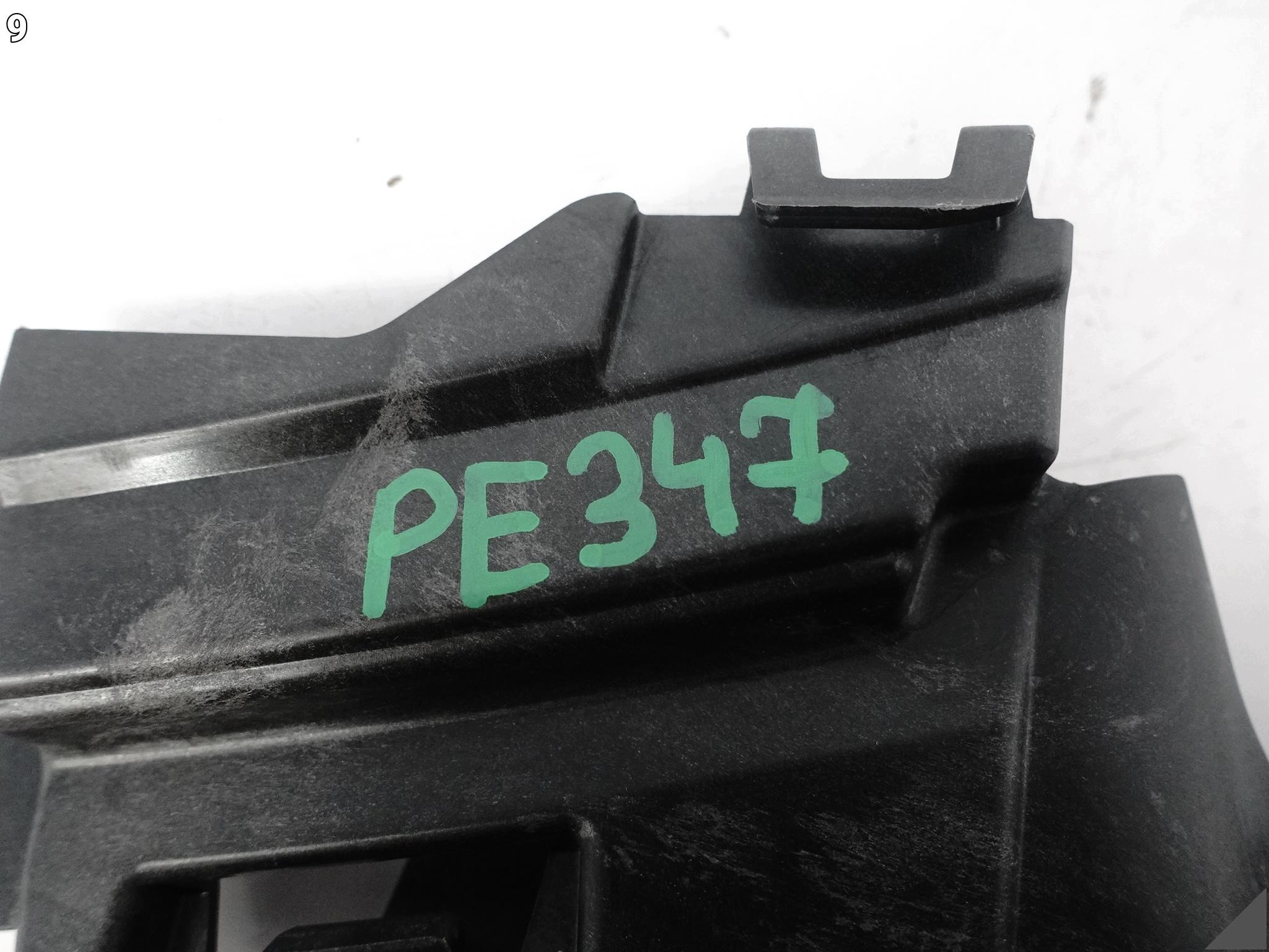 PORSCHE 911 992 CARRERA 4S 19- support holder bracket W bumper right rear part