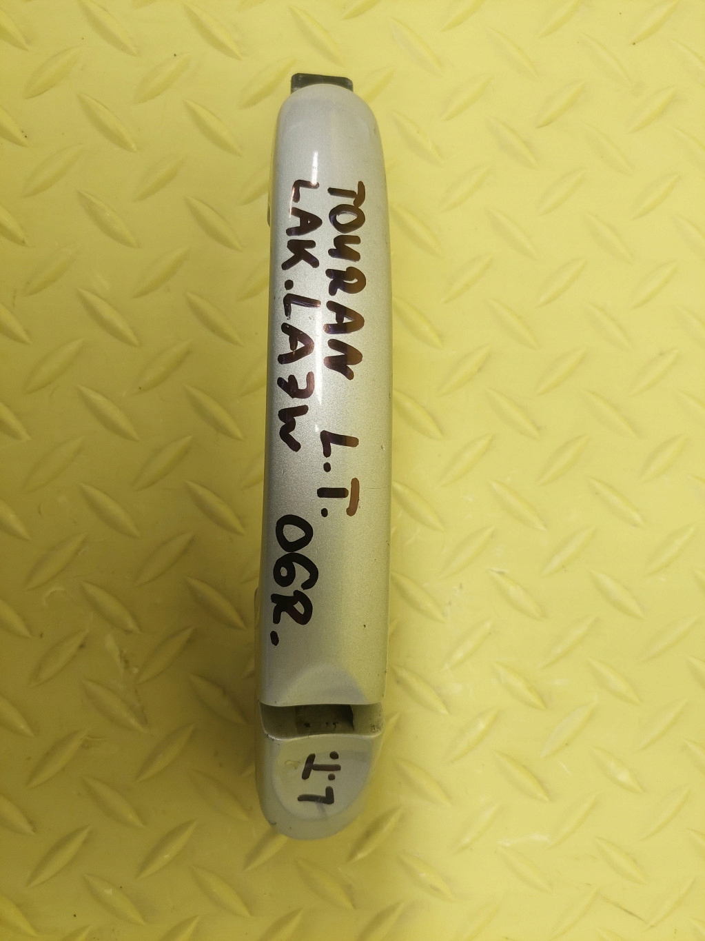 VW TOURAN and handle left rear part 7H0837209