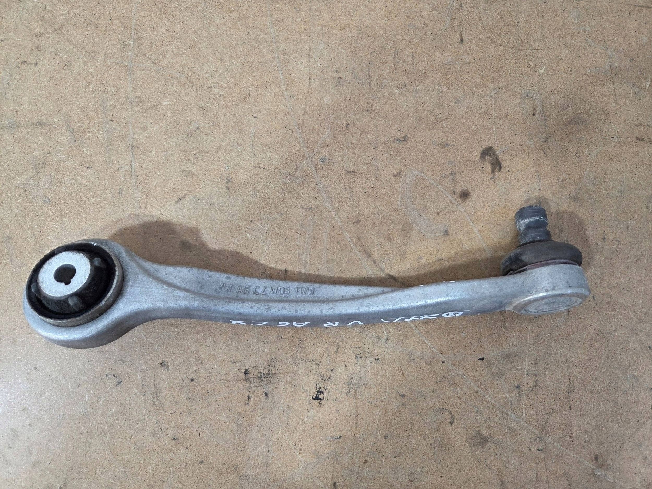 Audi A6 S6 C8 4K arm upper front right 4M0407510F (Q872)