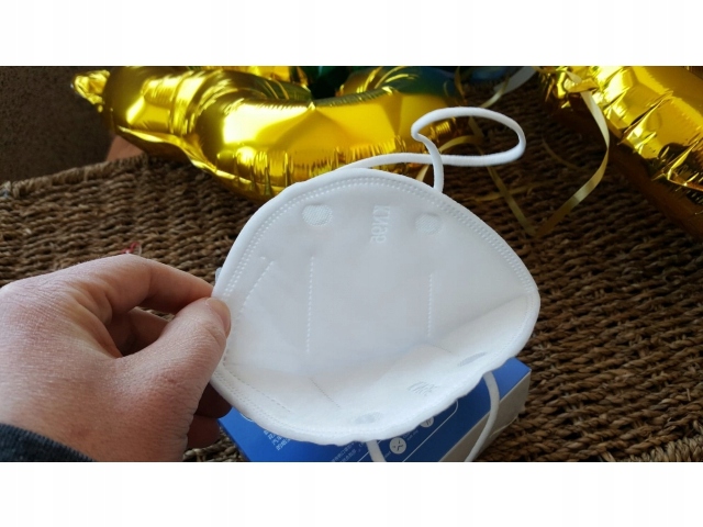 MASECZKA OCHRONNA ANTYBAKTERYJNA Z FILTREM FFP2 50 Kolor dominujący biały