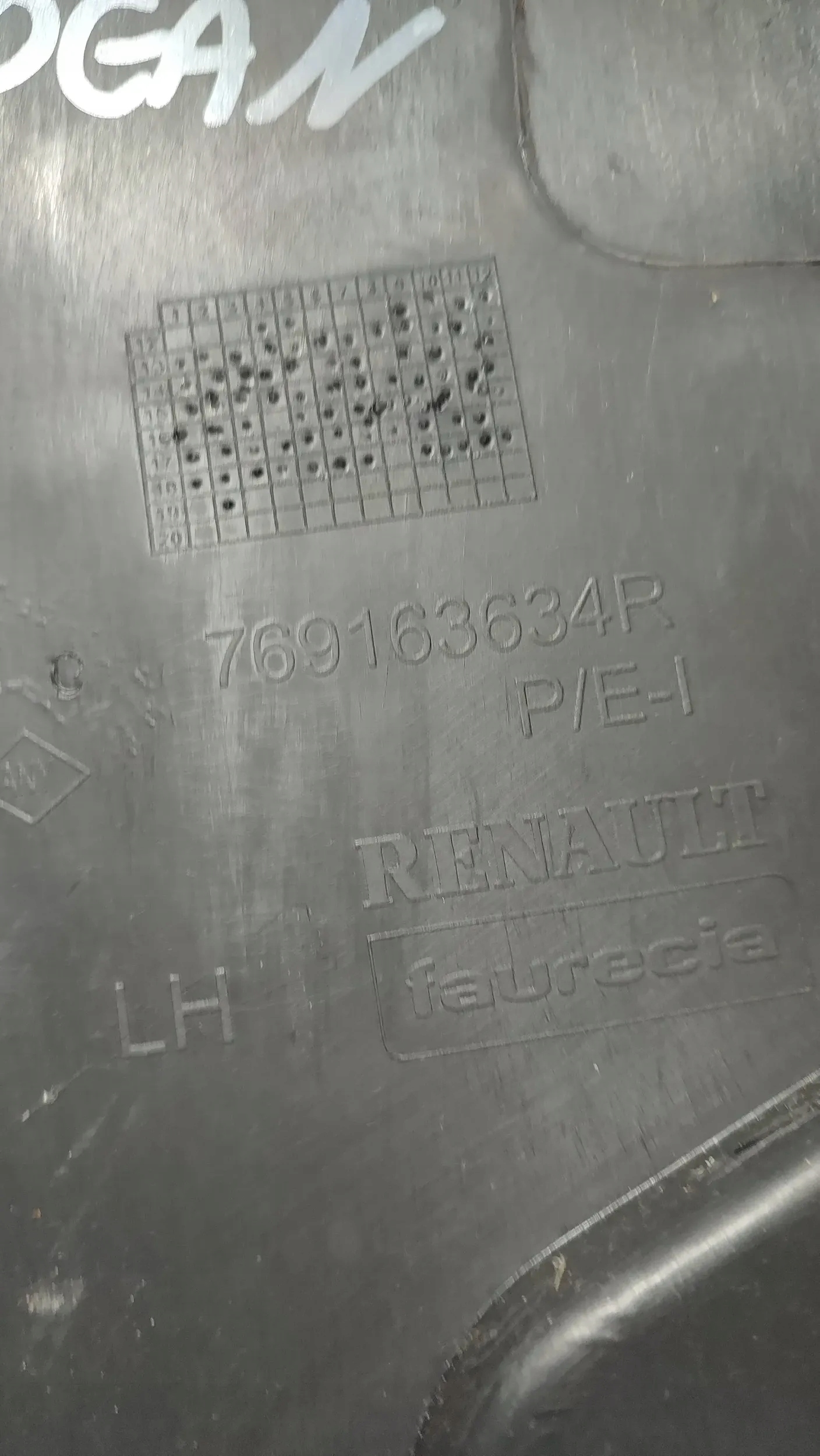 Dacia Logan II 2019 left side cover upholstery slupka