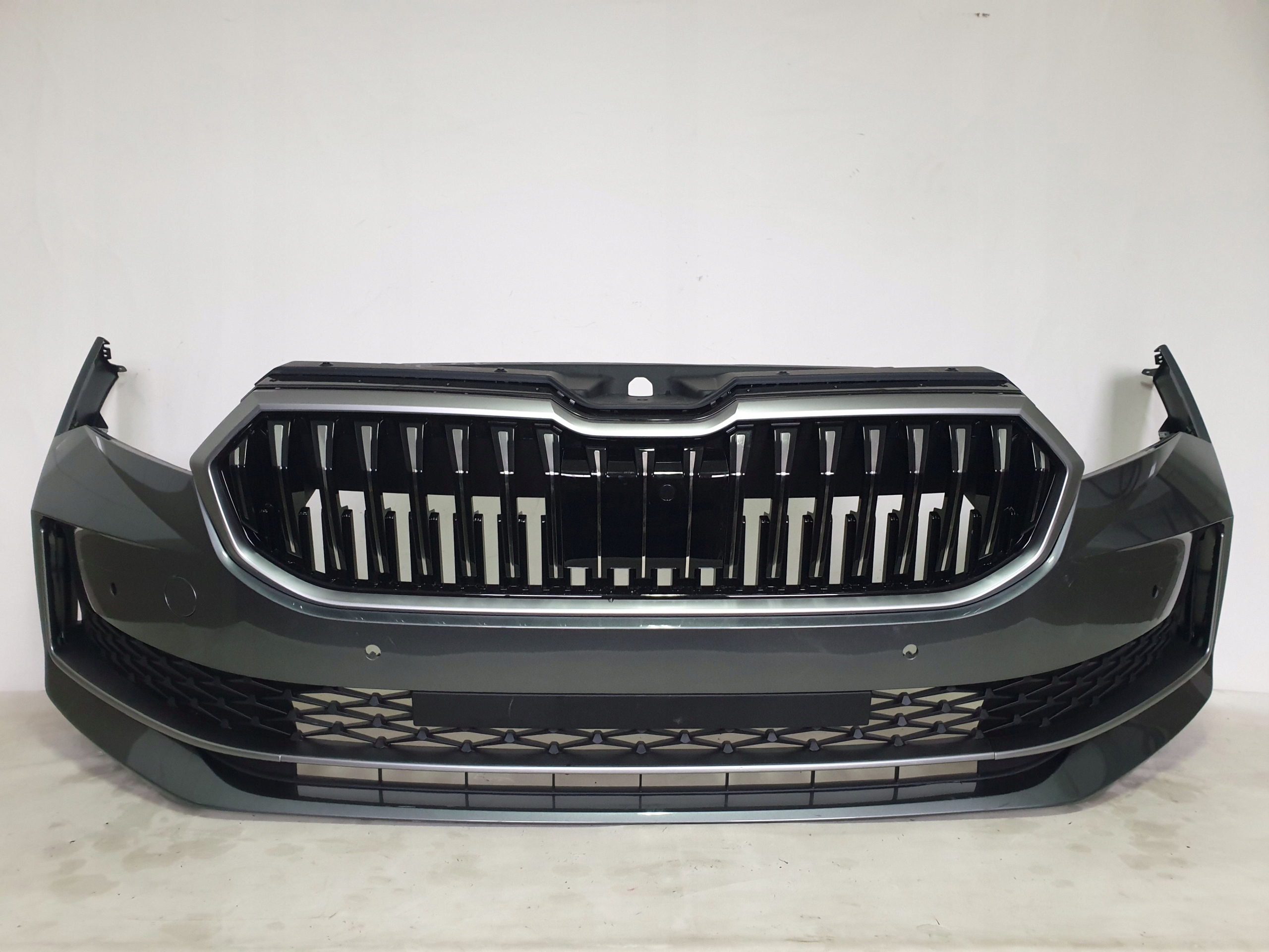 SKODA SUPERB IV 3P0 23-> bumper front front 4 x PDC cover 3P0807221