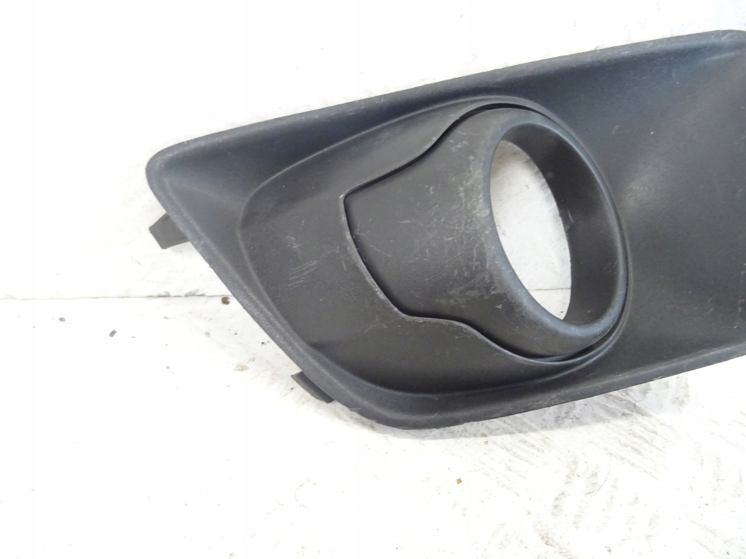 grid of a bumper front front right FORD ECOSPORT CN1515A299