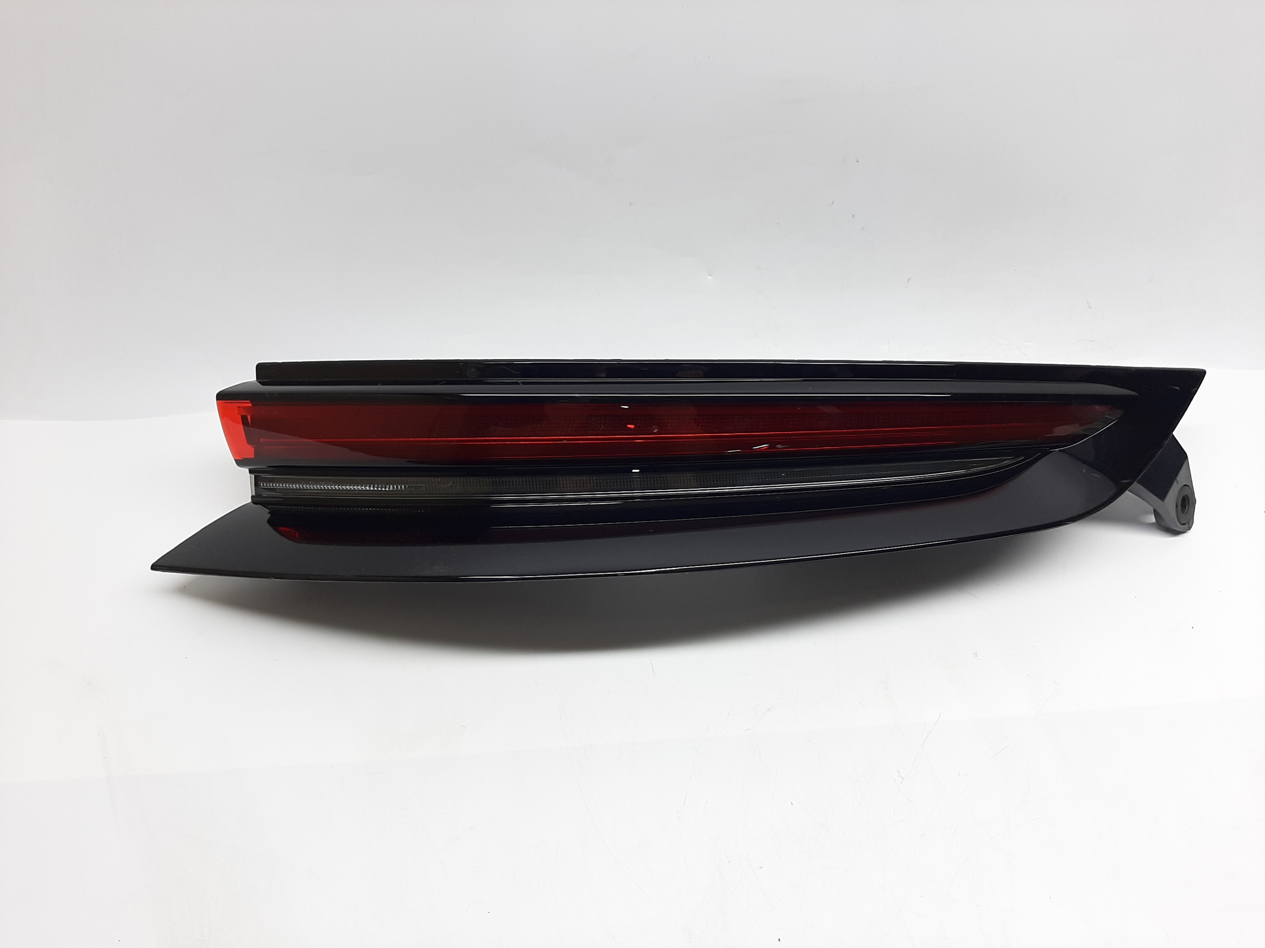 PORSCHE PANAMERA зад led правая 976945092T