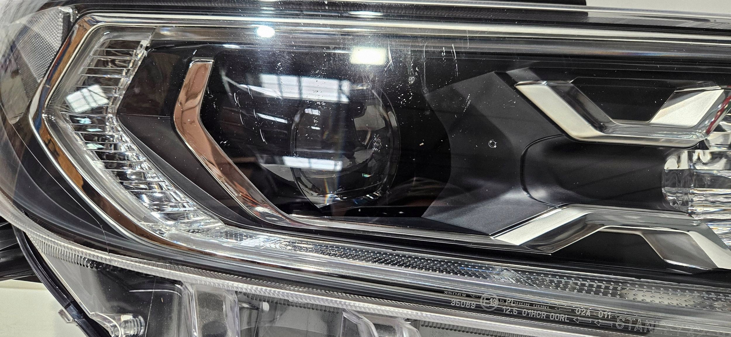 light right front FULL LED TOYOTA RAV4 V 18- original STANLEY 42-94