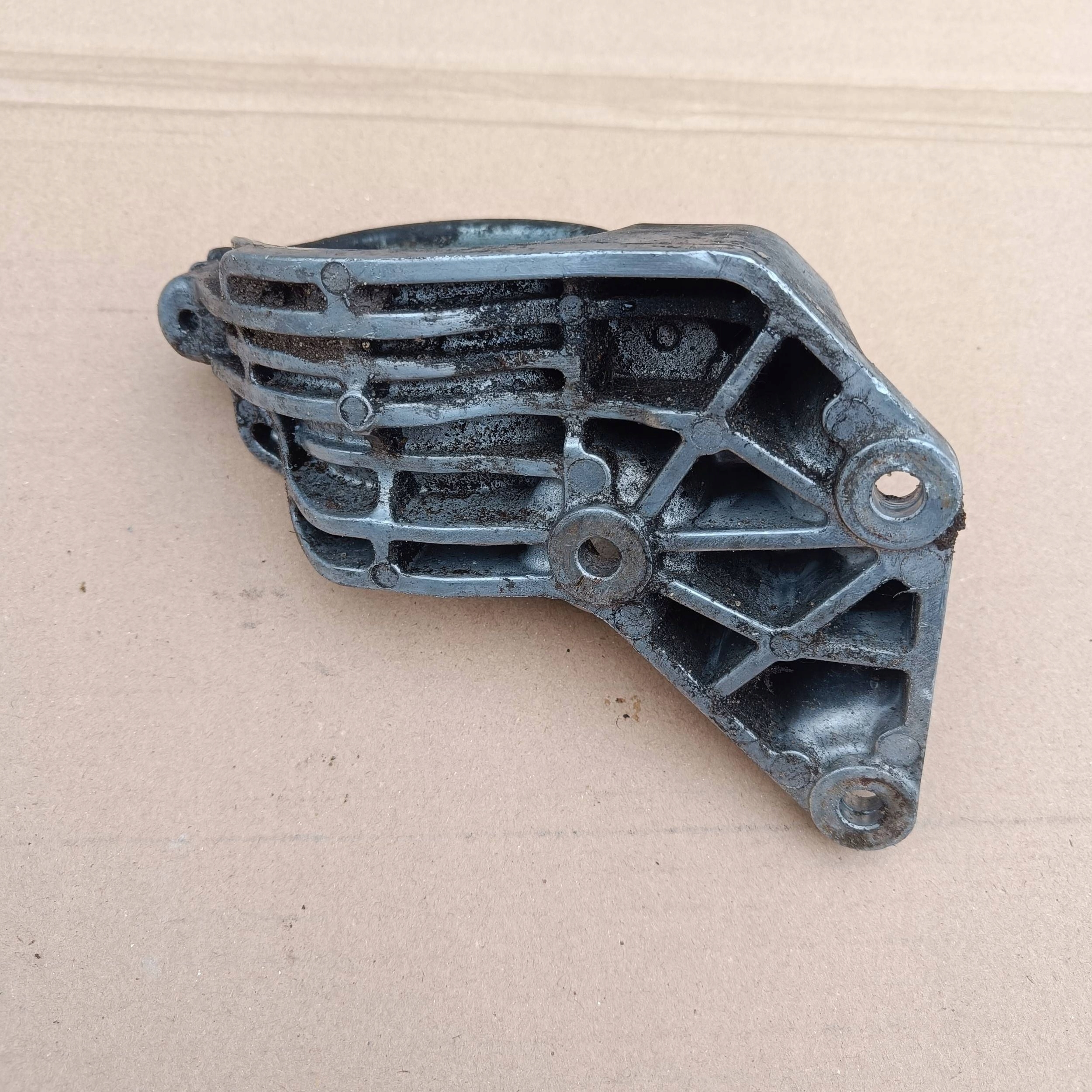 FORD FIESTA MK7 1.0 AUTOMAT Support Demi axe LEWEJ