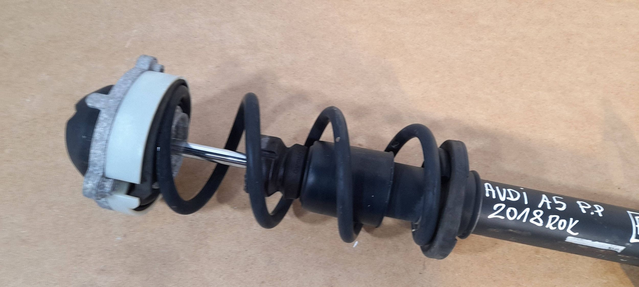 Audi A4 S4 B9 shock absorber right front ze spring 4M0412109A (F29)
