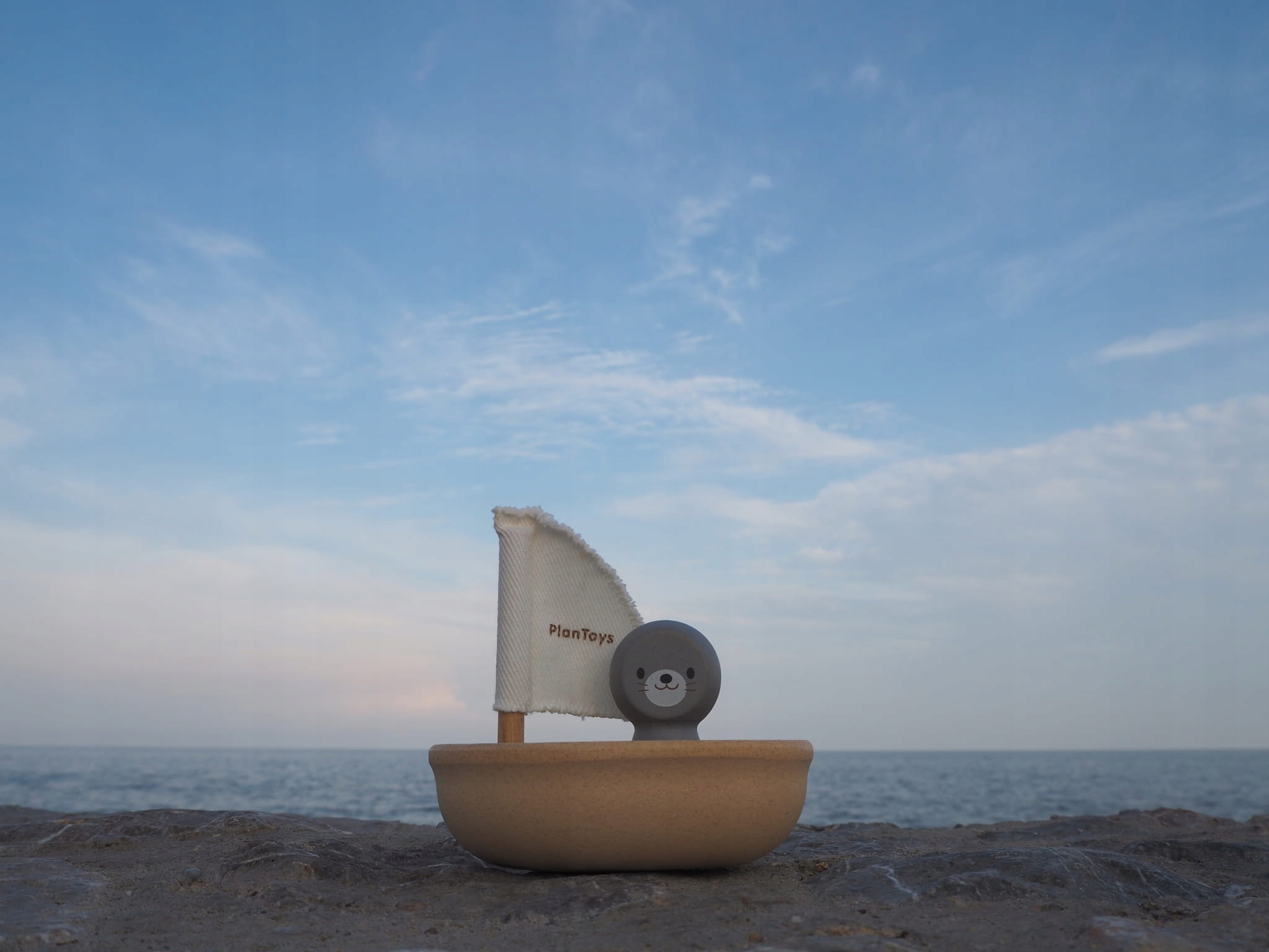 Żaglówka z foczką zabawka do kąpieli Plan Toys Kod producenta PLTO-5710