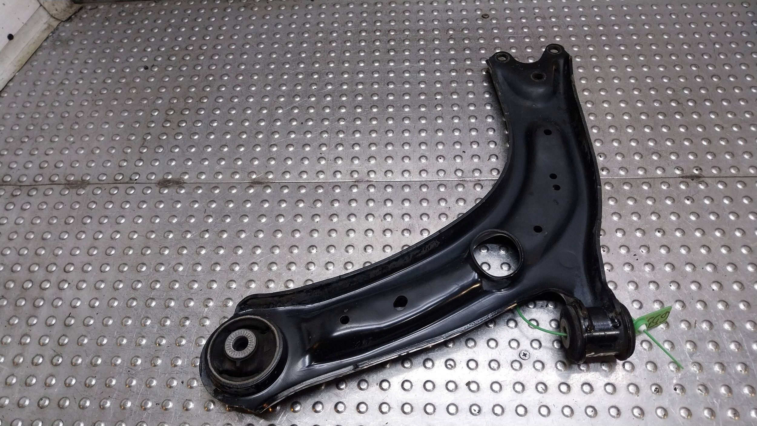 arm right front 3Q0407154D KODIAQ FORMENTOR ATECA KAROQ SUPERB IV Q3 83A