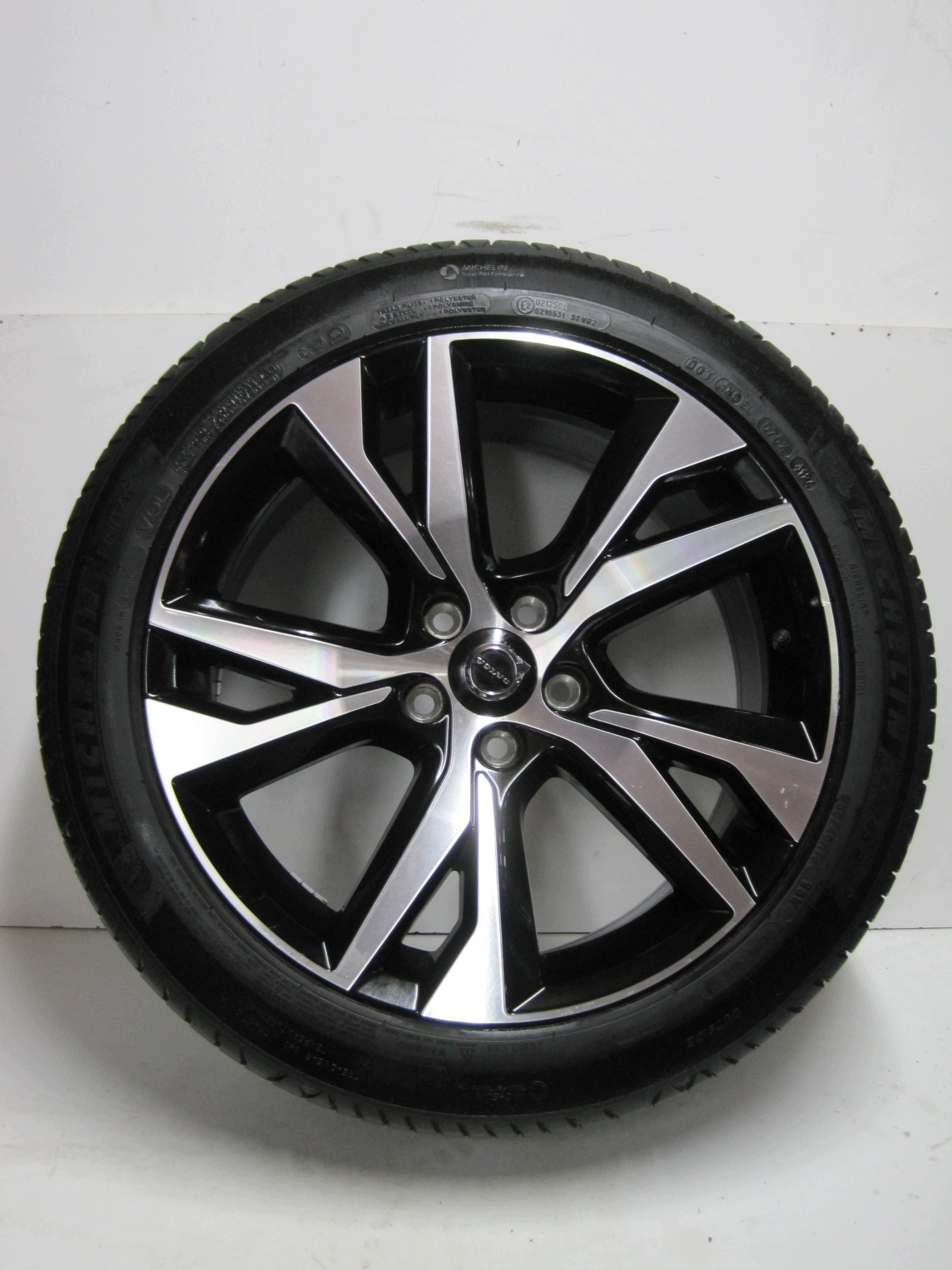 wheels discs tyres VOLVO V60 R18 5MM