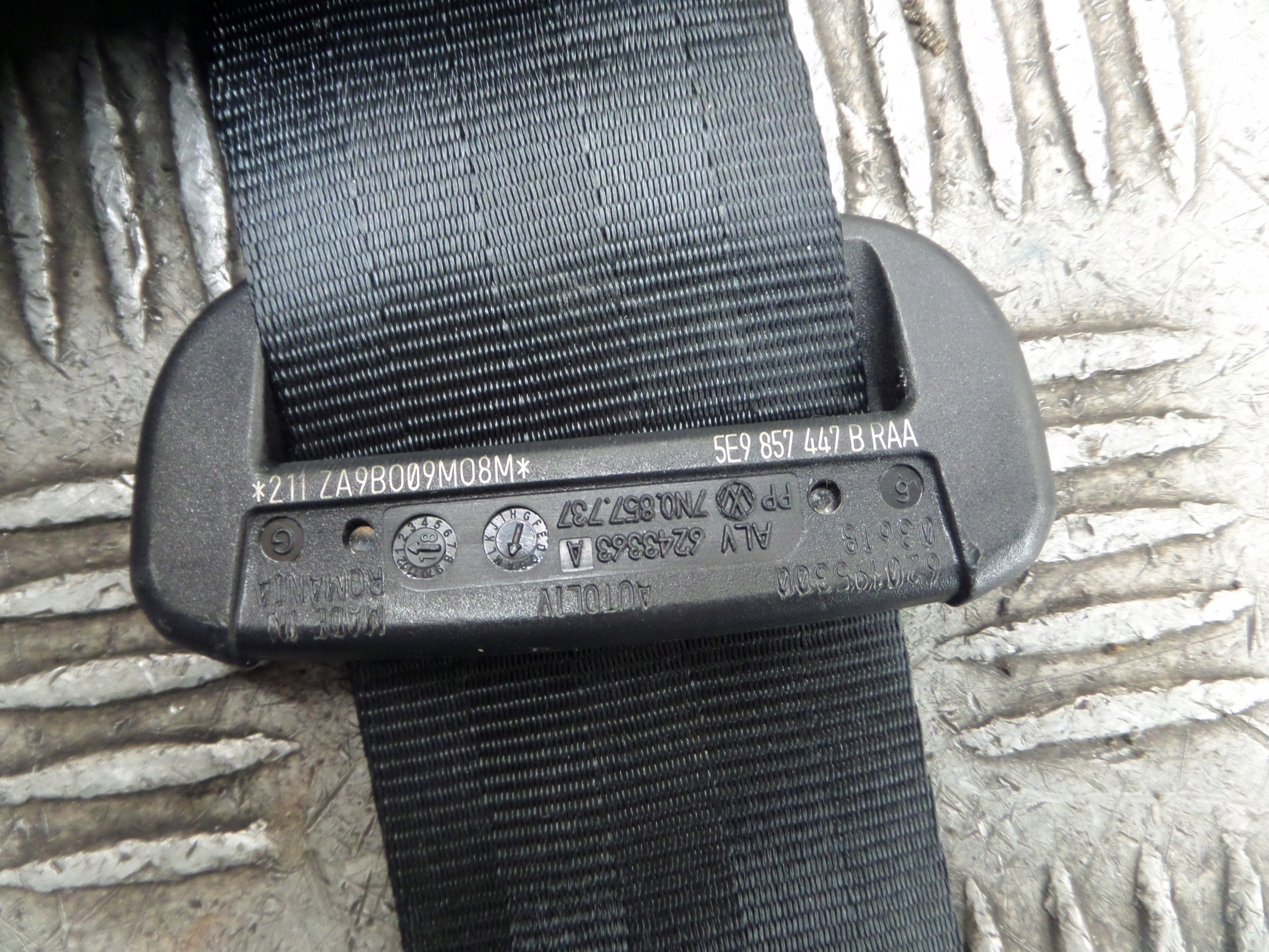 Gurten Sicherheits SKODA OCTAVIA III VRS 5E9857447B RAA