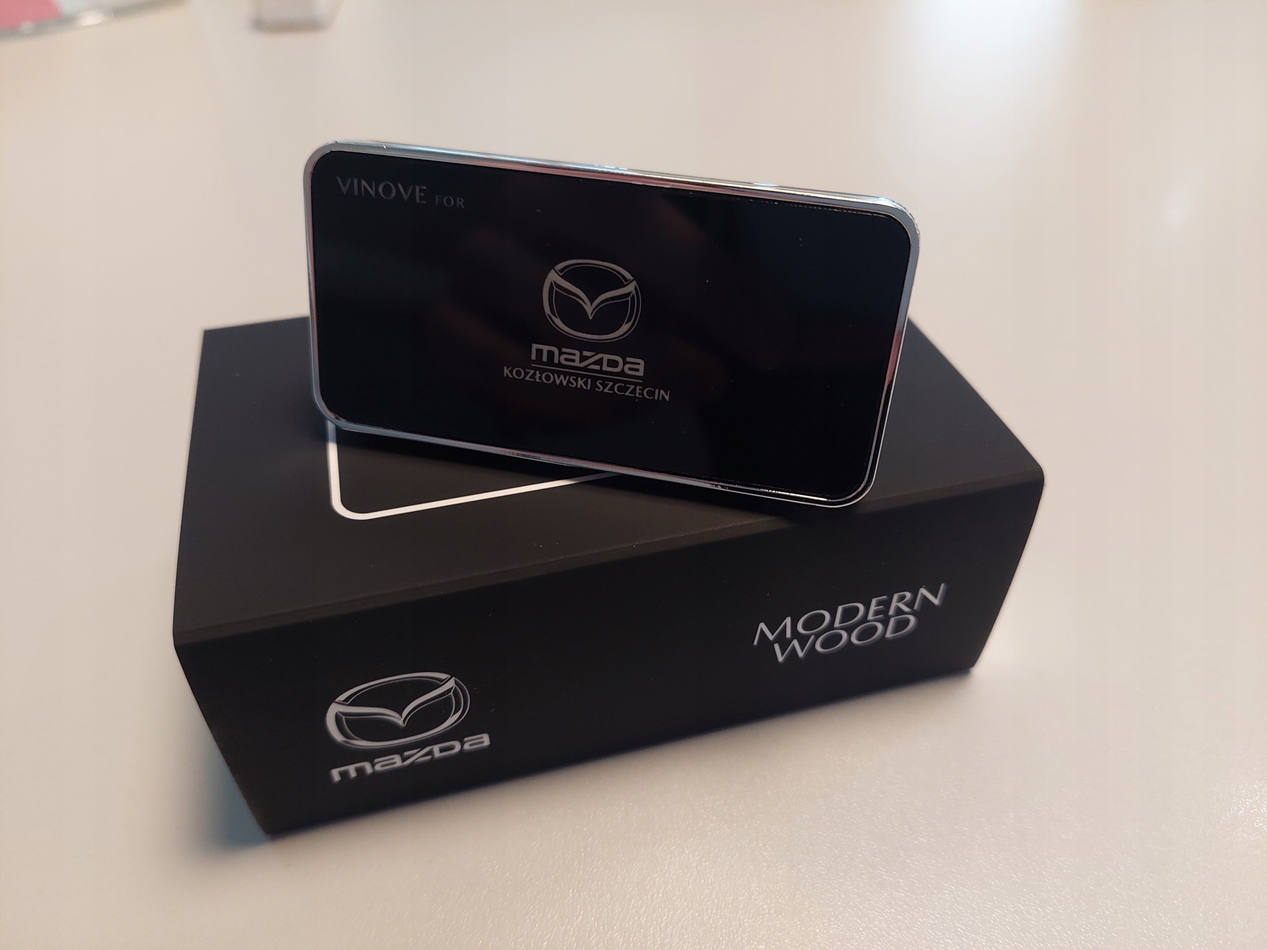 ZAPACH PERFUMY SAMOCHODOWE NA KRATKĘ NAWIEWU MAZDA