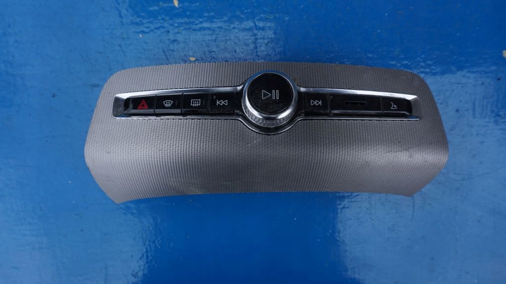 VOLVO XC90 II - control panel RADIO