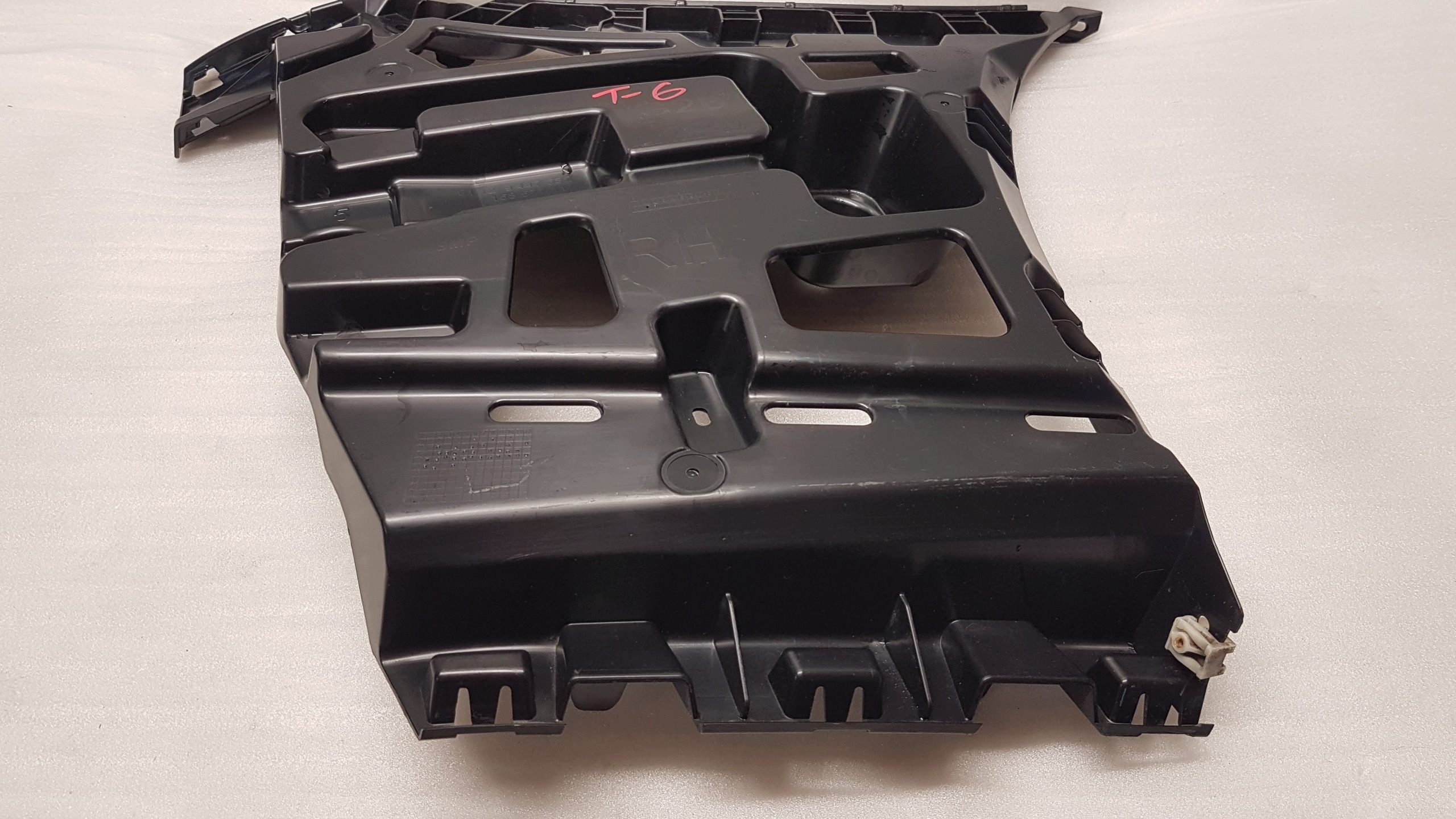bumper bracket right rear part BMW i4 G26 9447682