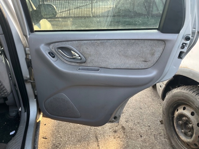 mazda TRIBUTE и панель Двери карта дверная