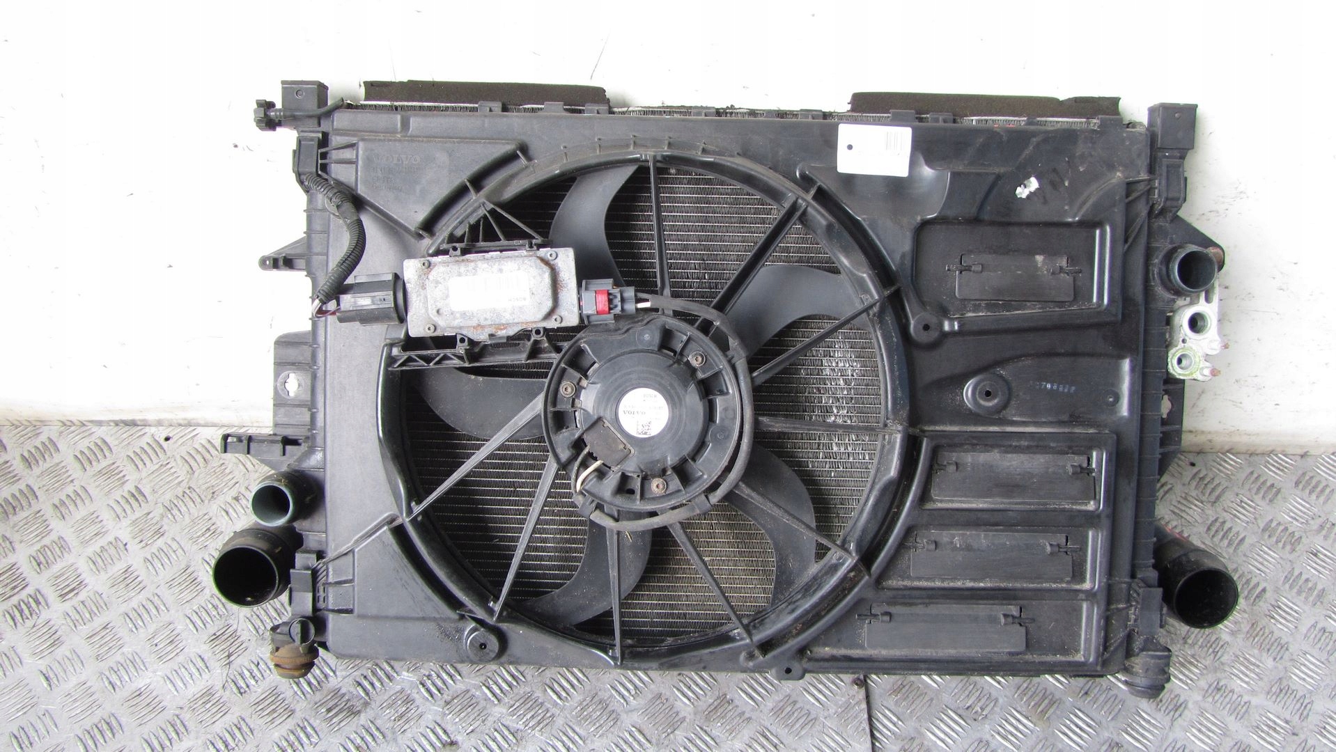 VOLVO V40 II 2.0D WENTYLATOR CHŁODNICY CHŁODNICE KPL