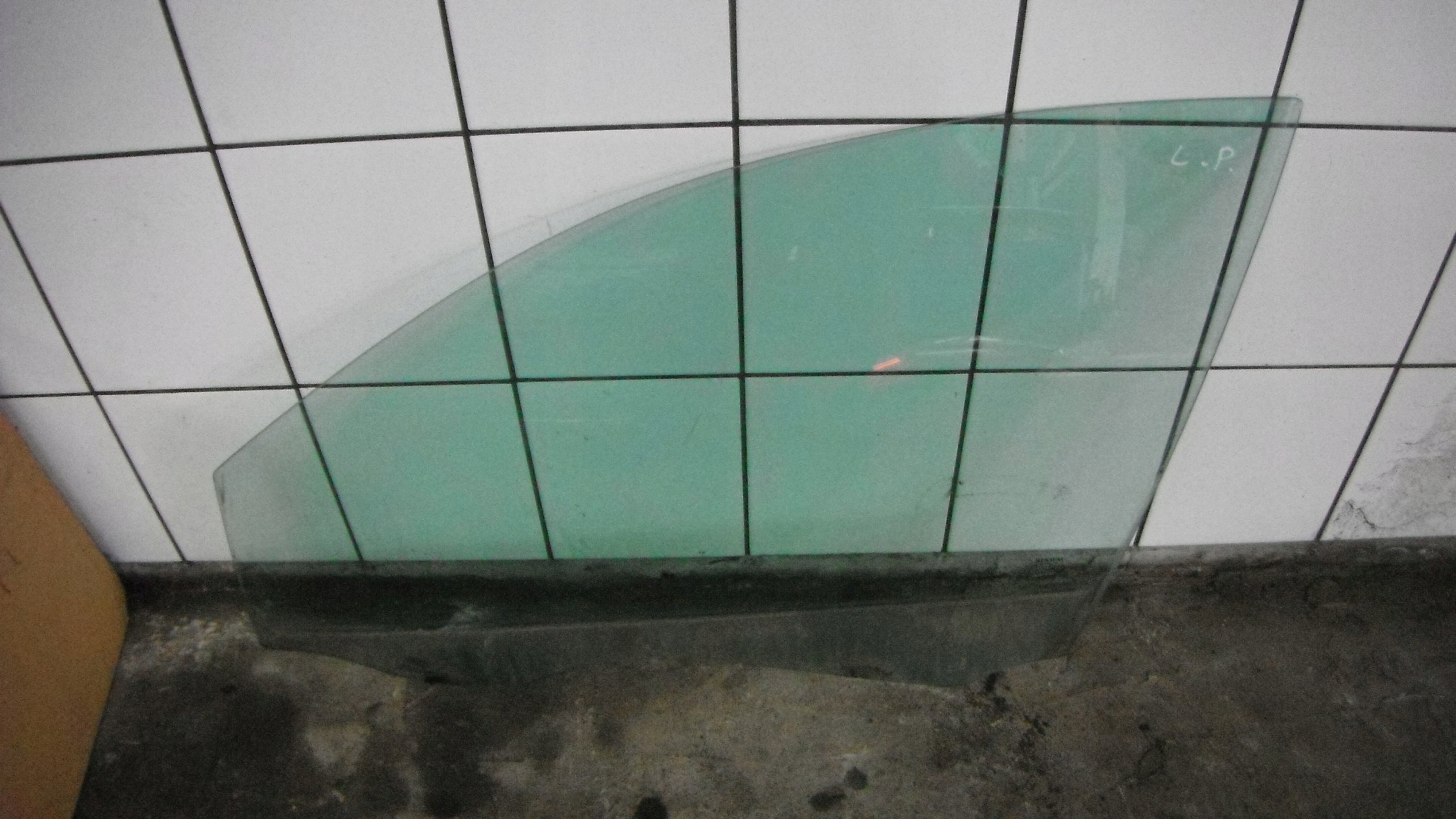 MEGANE II 2 HB KOMBI FL 06-09 SZYBA LEWA PRZEDNIA