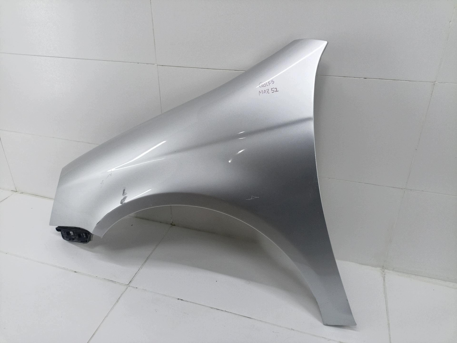 fender front left side Volkswagen Golf 5 2008 1K5880681A