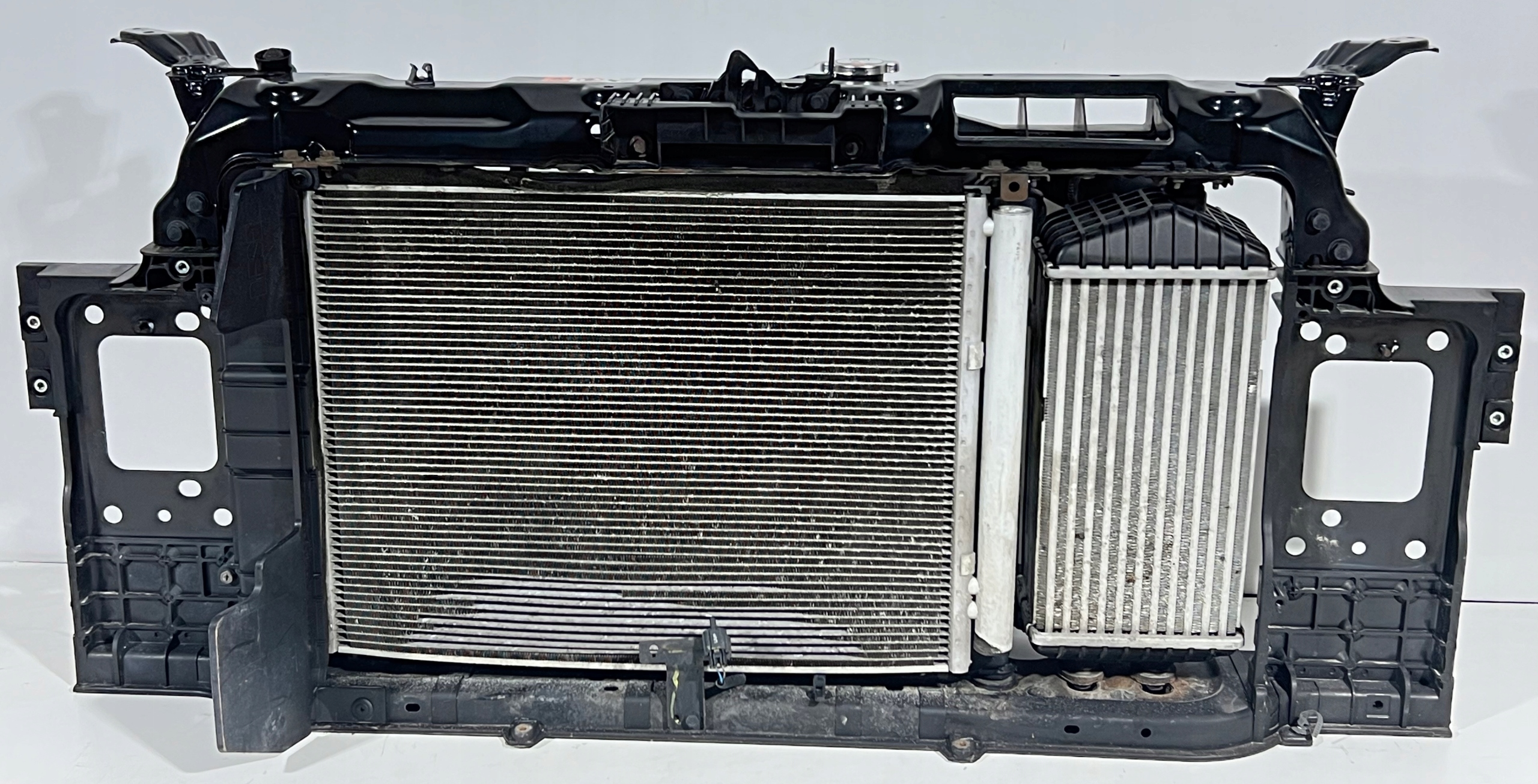 HYUNDAI i30 II 1.6 CRDI PAS PRZEDNI CHŁODNICE KPL