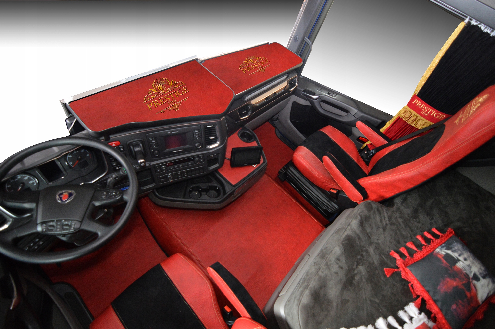 КОВРИКИ ЭКО КОЖА SCANIA R С 2016 ФОТ. НЕТАМОРТ.