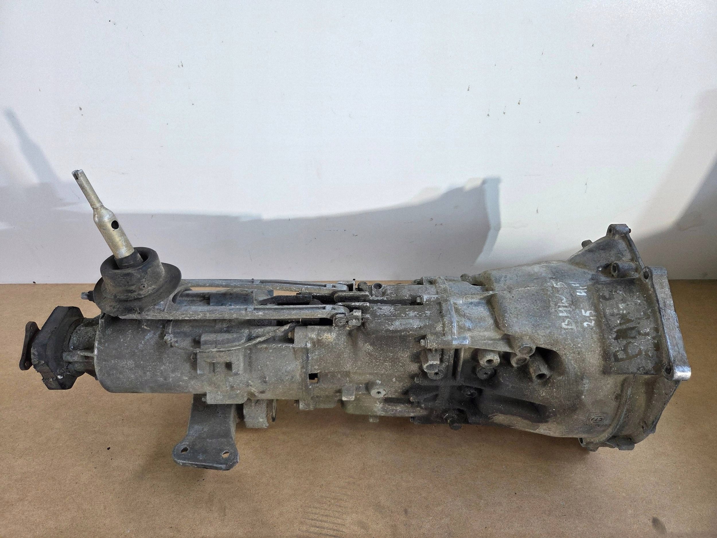 BMW 5 E34 2,5 IX manuale cambio 5 ingranaggi 1053401096